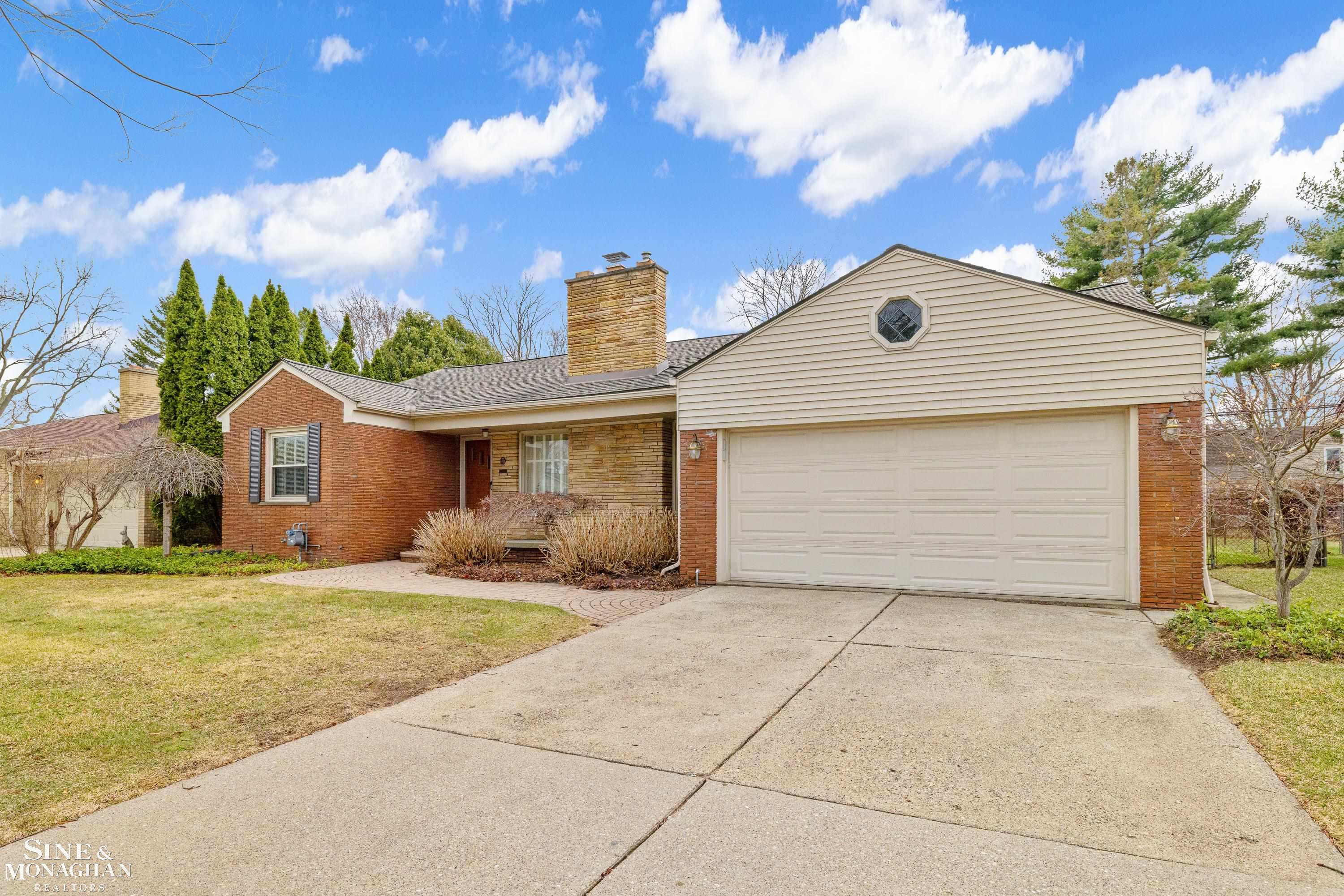 597 Hollywood Avenue, Grosse Pointe Woods, MI 48236 — front exterior