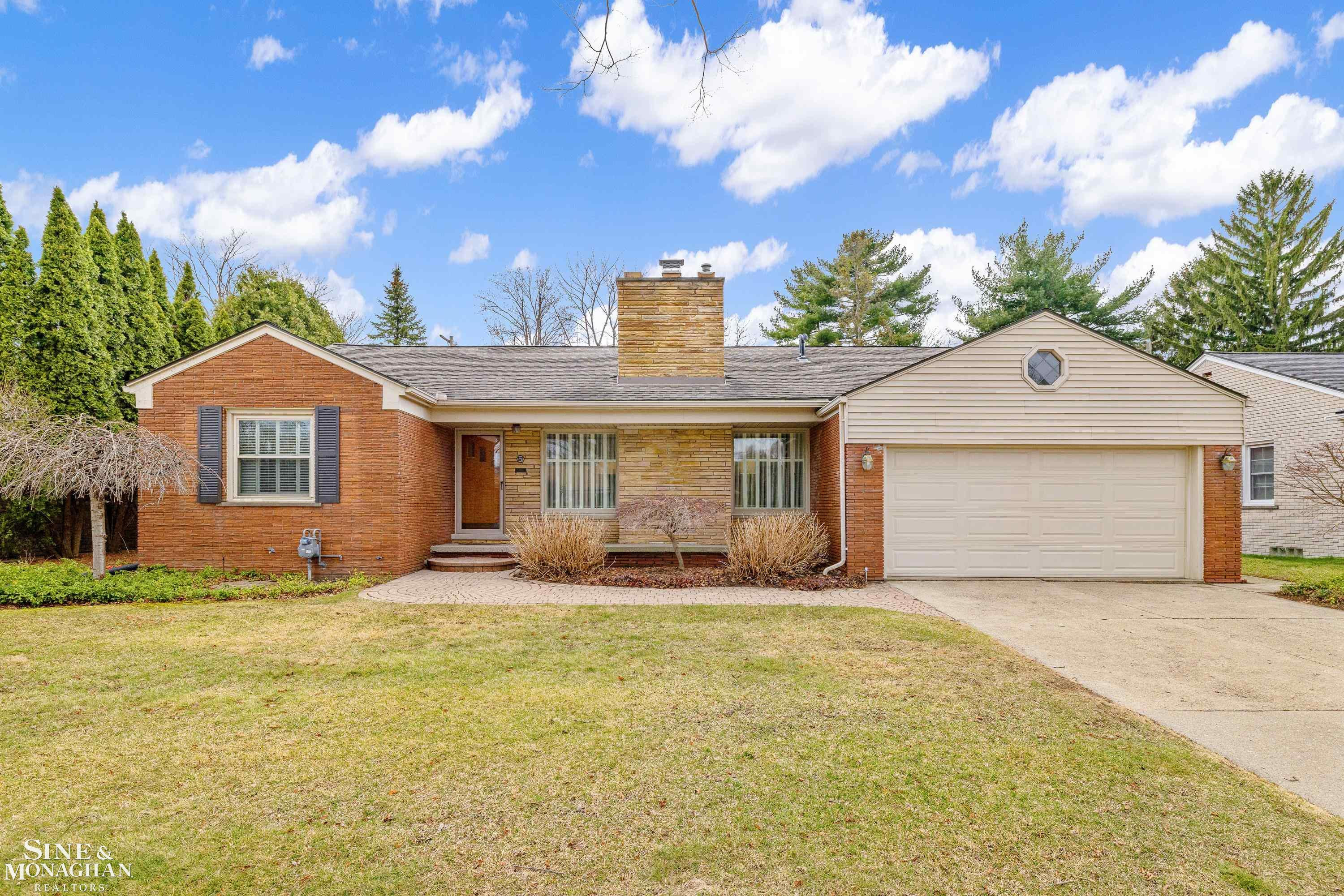 597 Hollywood Avenue, Grosse Pointe Woods, MI 48236 — Photo 2