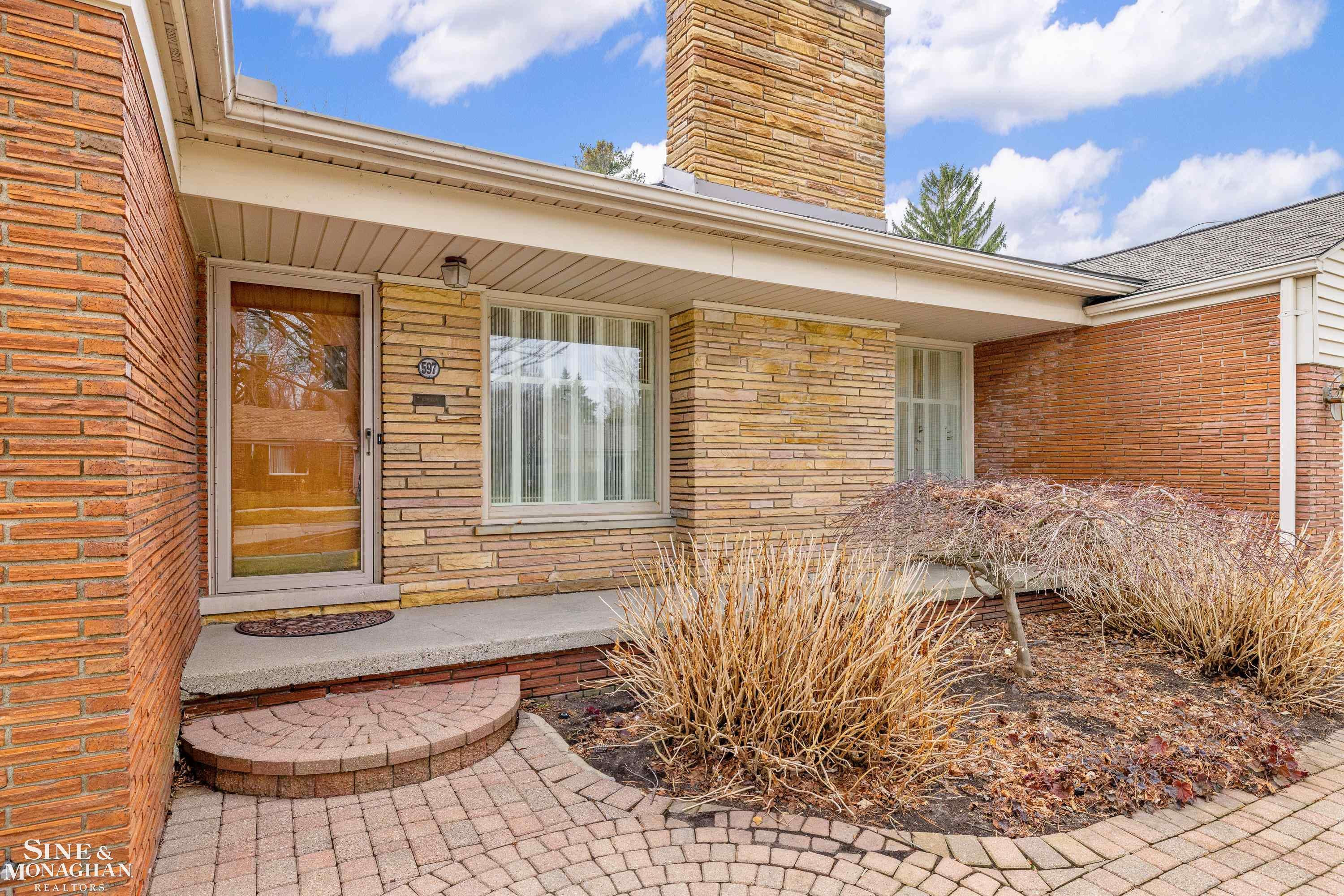 597 Hollywood Avenue, Grosse Pointe Woods, MI 48236 — Photo 4