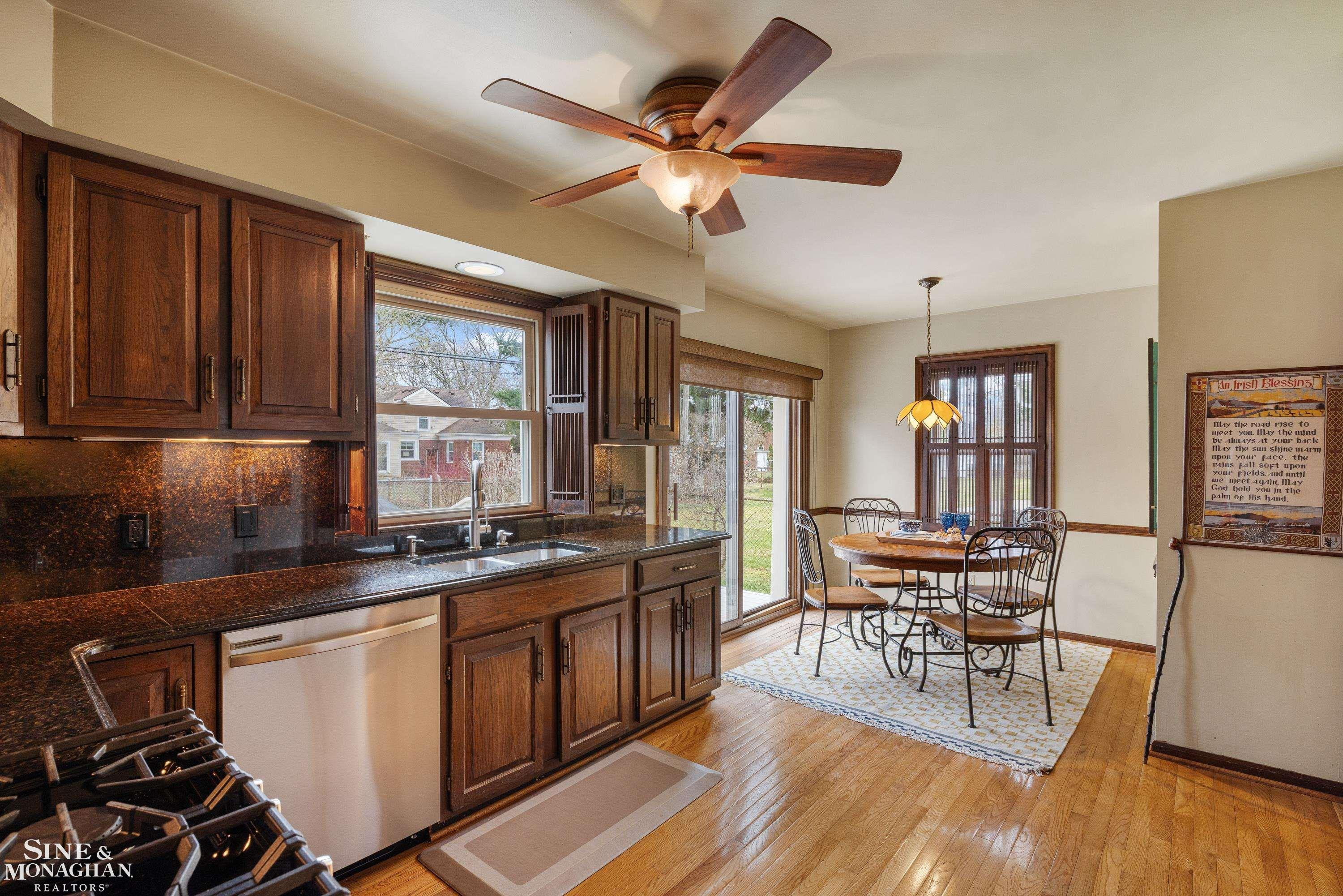 597 Hollywood Avenue, Grosse Pointe Woods, MI 48236 — Photo 13