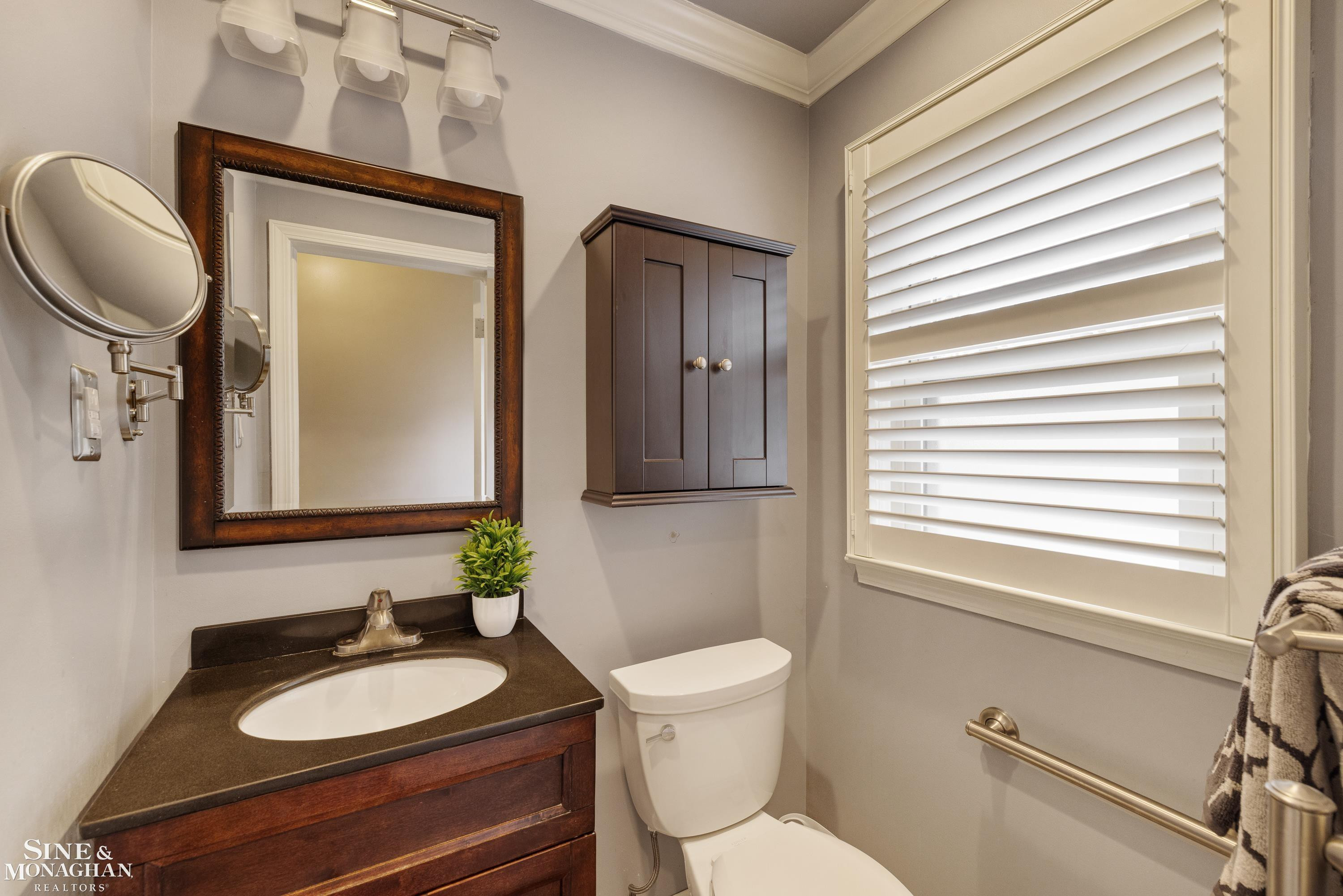 597 Hollywood Avenue, Grosse Pointe Woods, MI 48236 — Photo 17