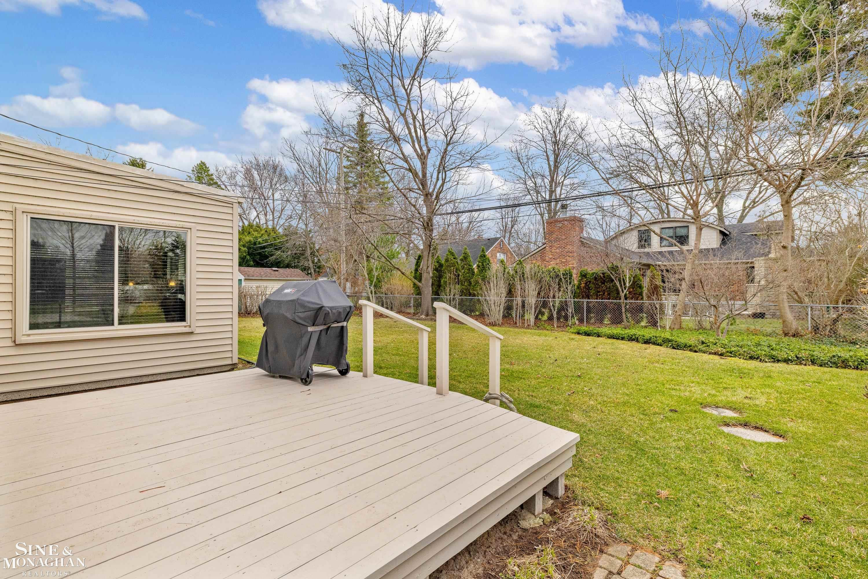 597 Hollywood Avenue, Grosse Pointe Woods, MI 48236 — Photo 35