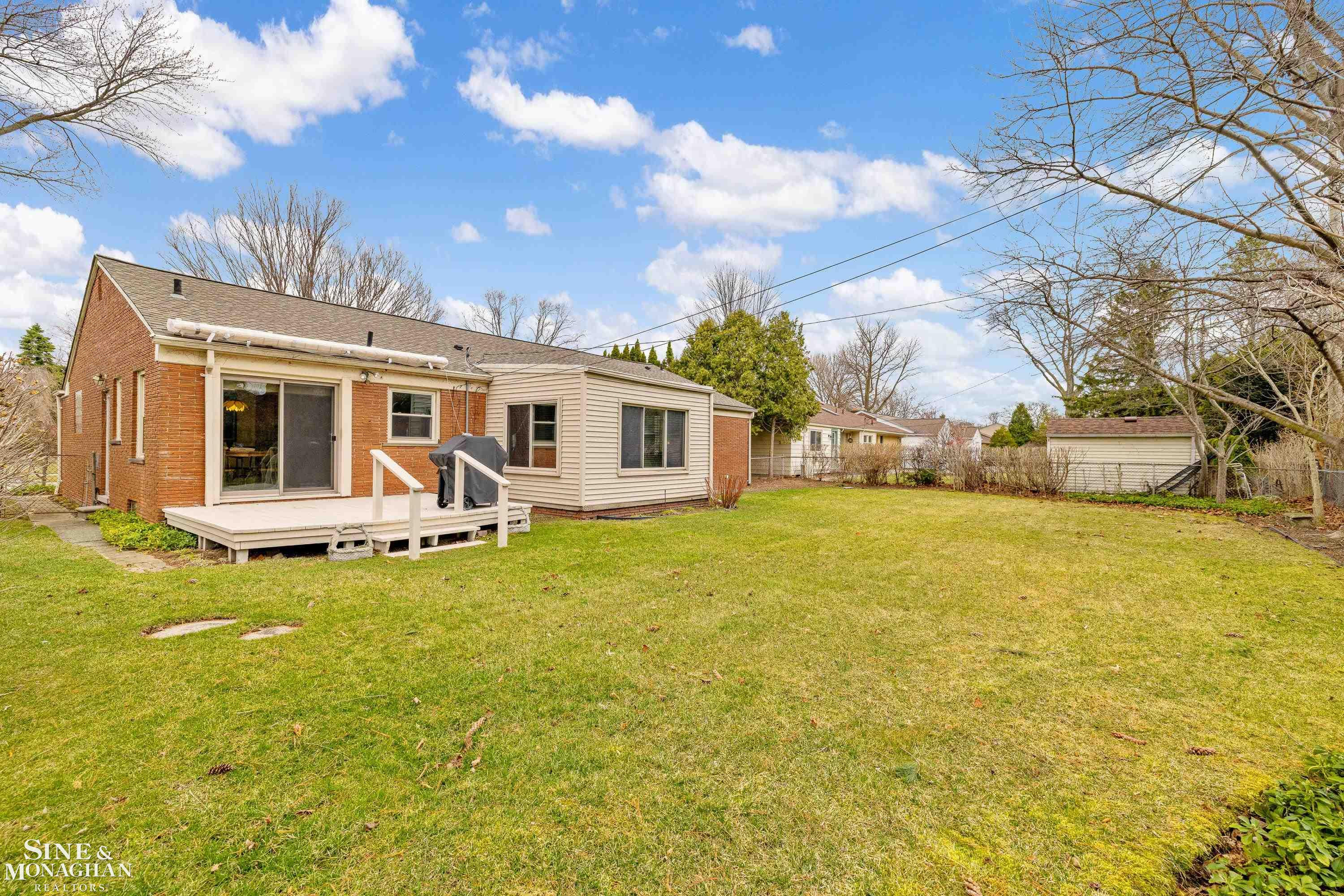 597 Hollywood Avenue, Grosse Pointe Woods, MI 48236 — Photo 37