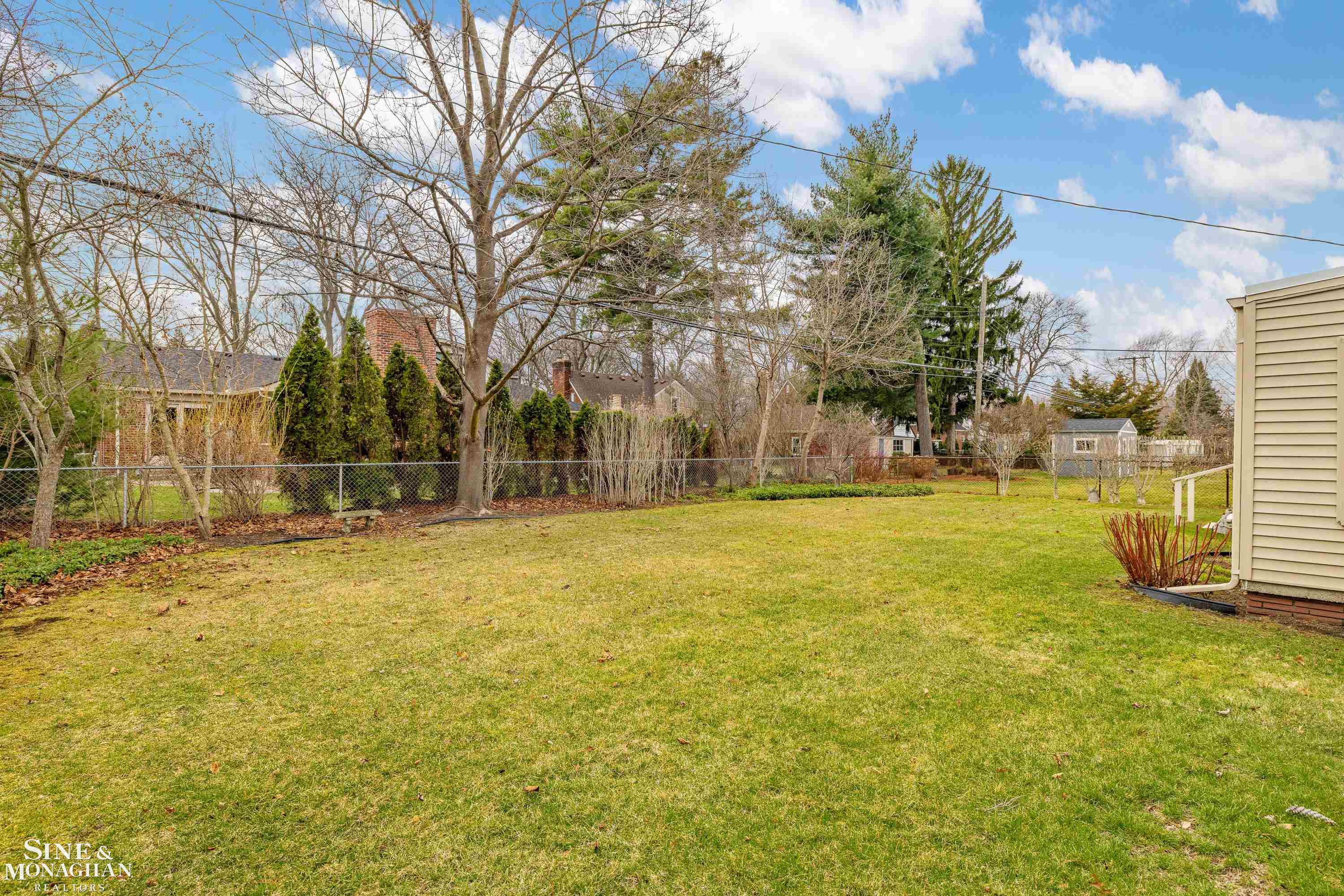597 Hollywood Avenue, Grosse Pointe Woods, MI 48236 — Photo 39