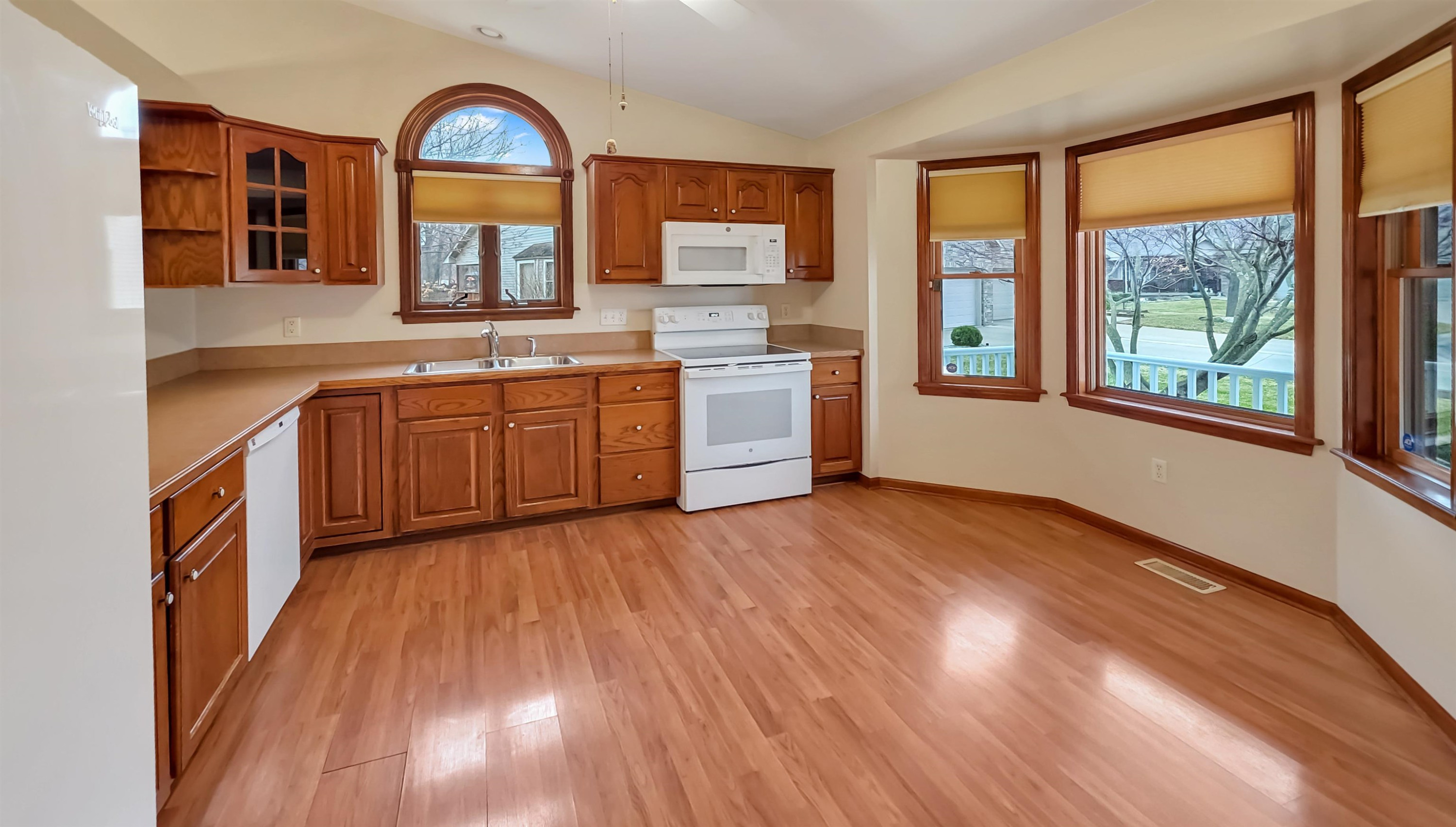 6292 Prince Court, Flushing, MI 48433 — Photo 2
