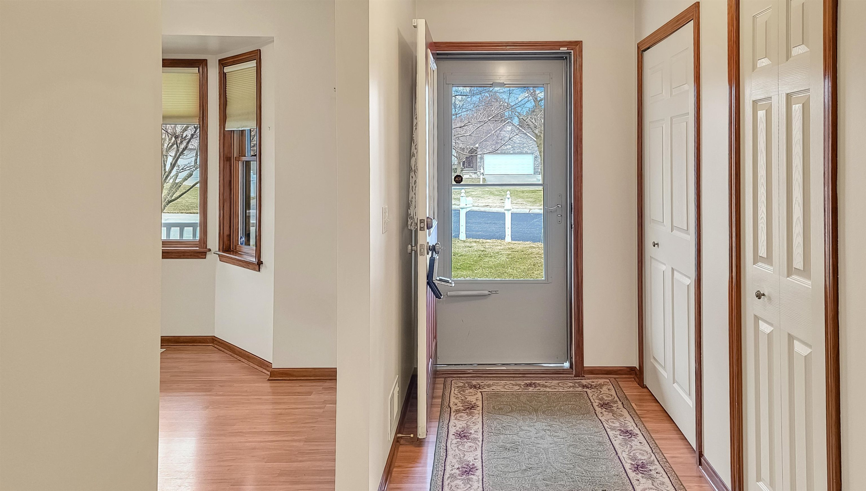 6292 Prince Court, Flushing, MI 48433 — Photo 5