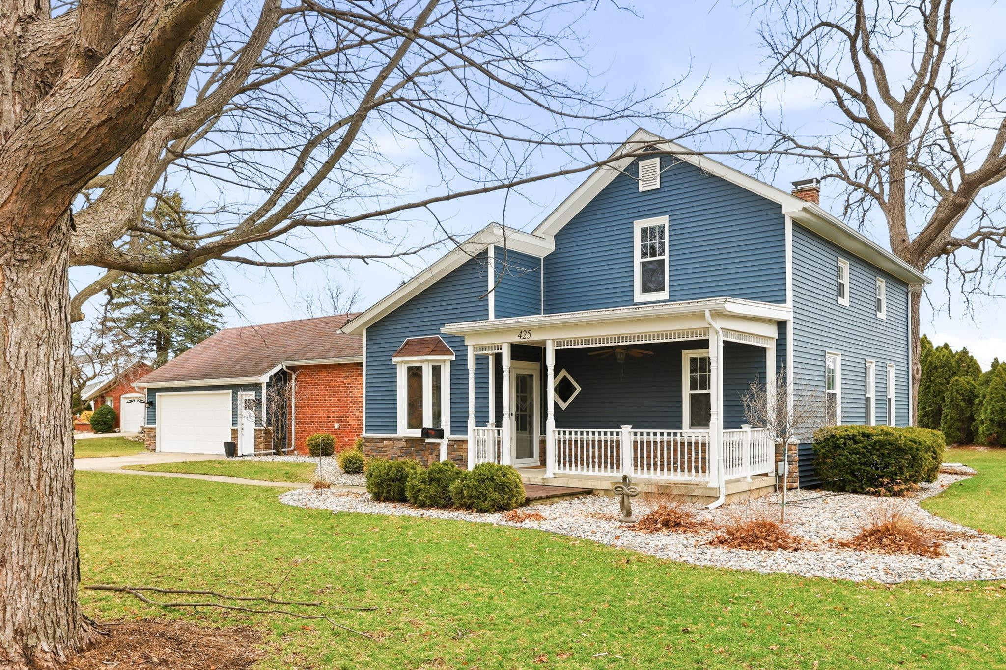425 Harvest Lane, Frankenmuth, MI 48734 — front exterior