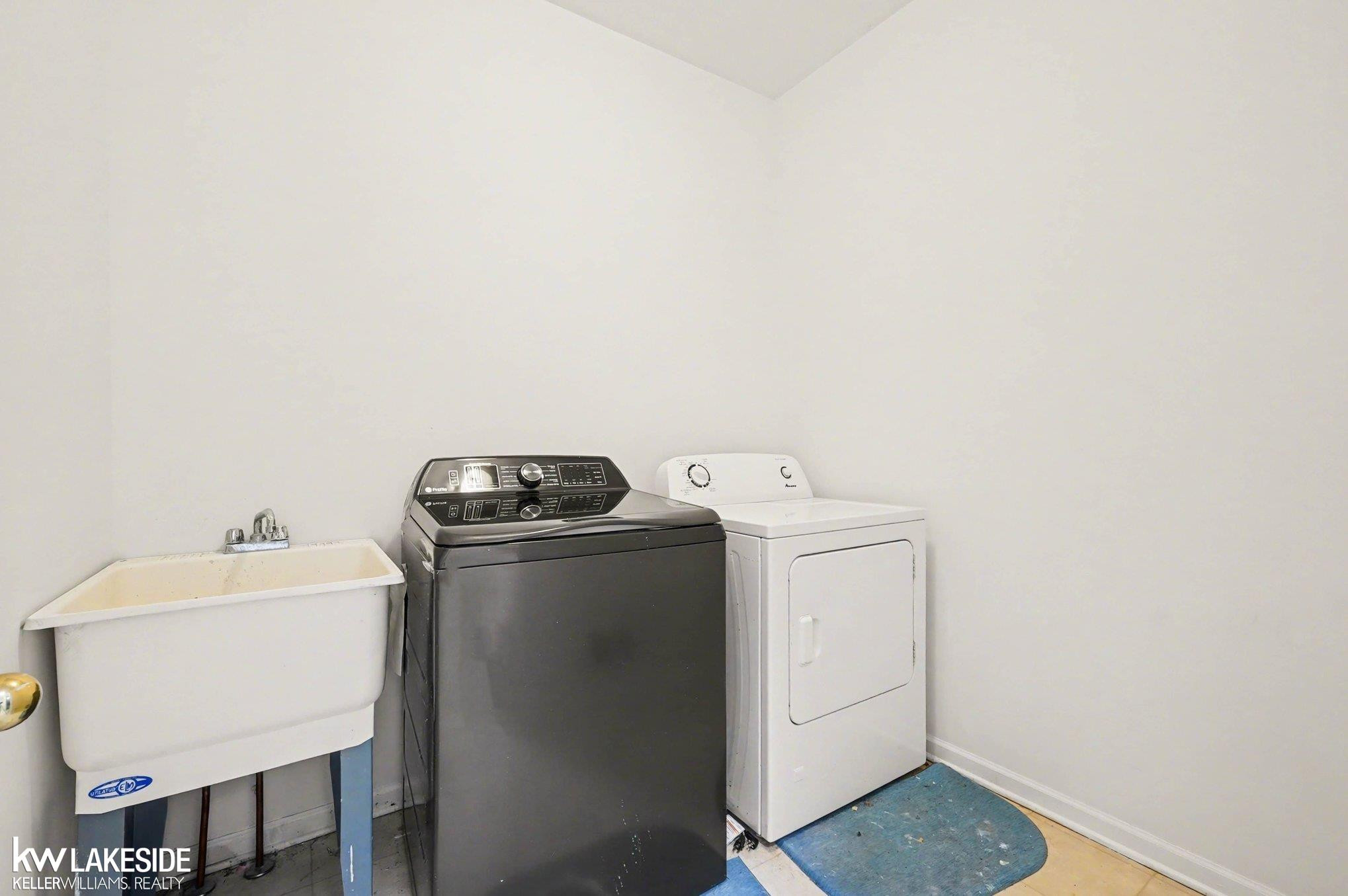 1593 Club House Court, Pontiac, MI 48340 — Photo 10