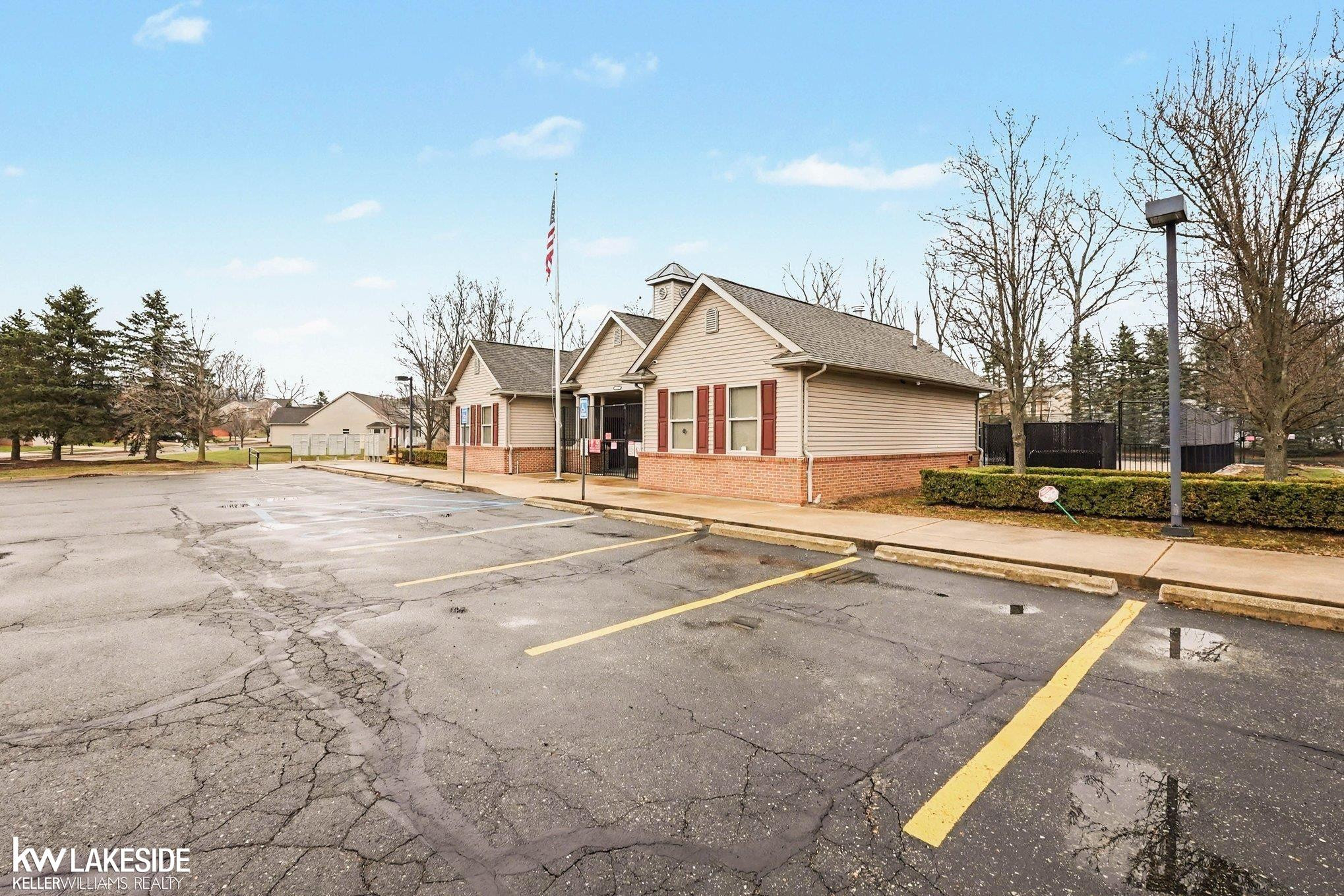 1593 Club House Court, Pontiac, MI 48340 — Photo 14