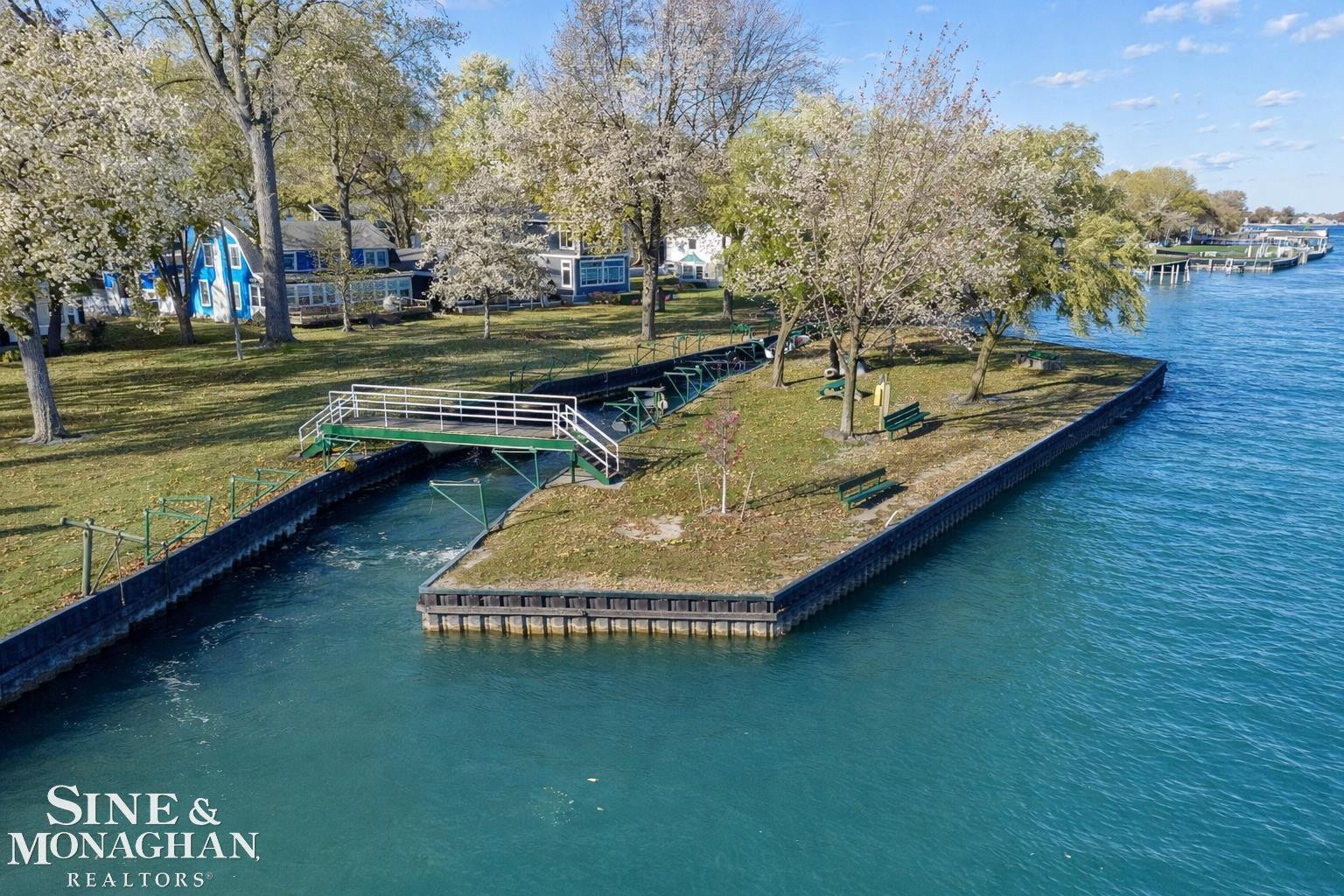 465 Louis Avenue, MI — Photo 52