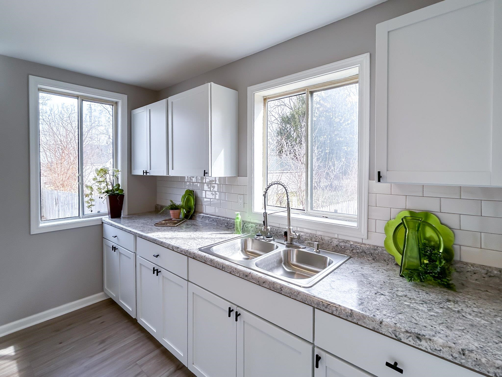 2399 E Parkwood Avenue, Burton, MI 48529 — Photo 8