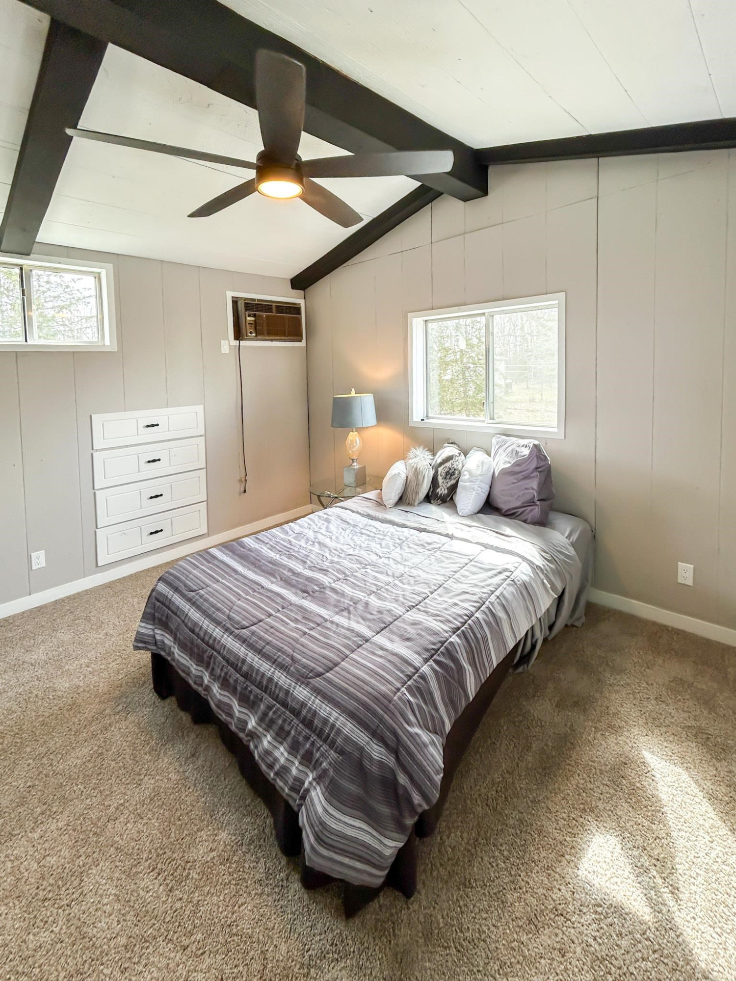 2399 E Parkwood Avenue, Burton, MI 48529 — Photo 14
