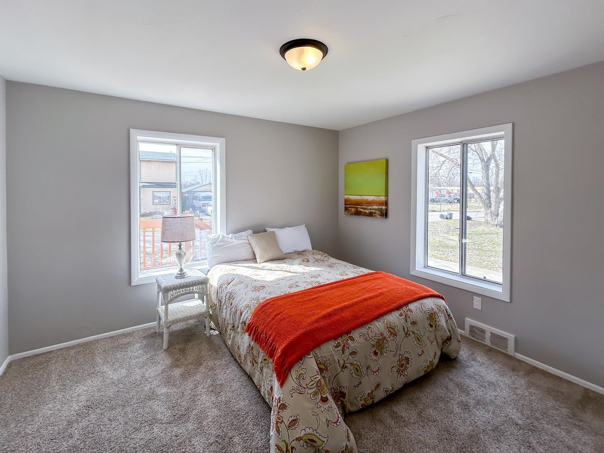 2399 E Parkwood Avenue, Burton, MI 48529 — Photo 19