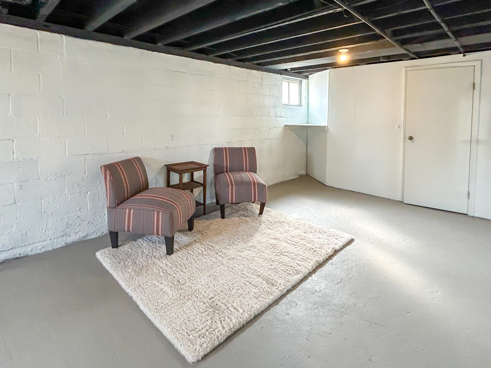 2399 E Parkwood Avenue, Burton, MI 48529 — Photo 23