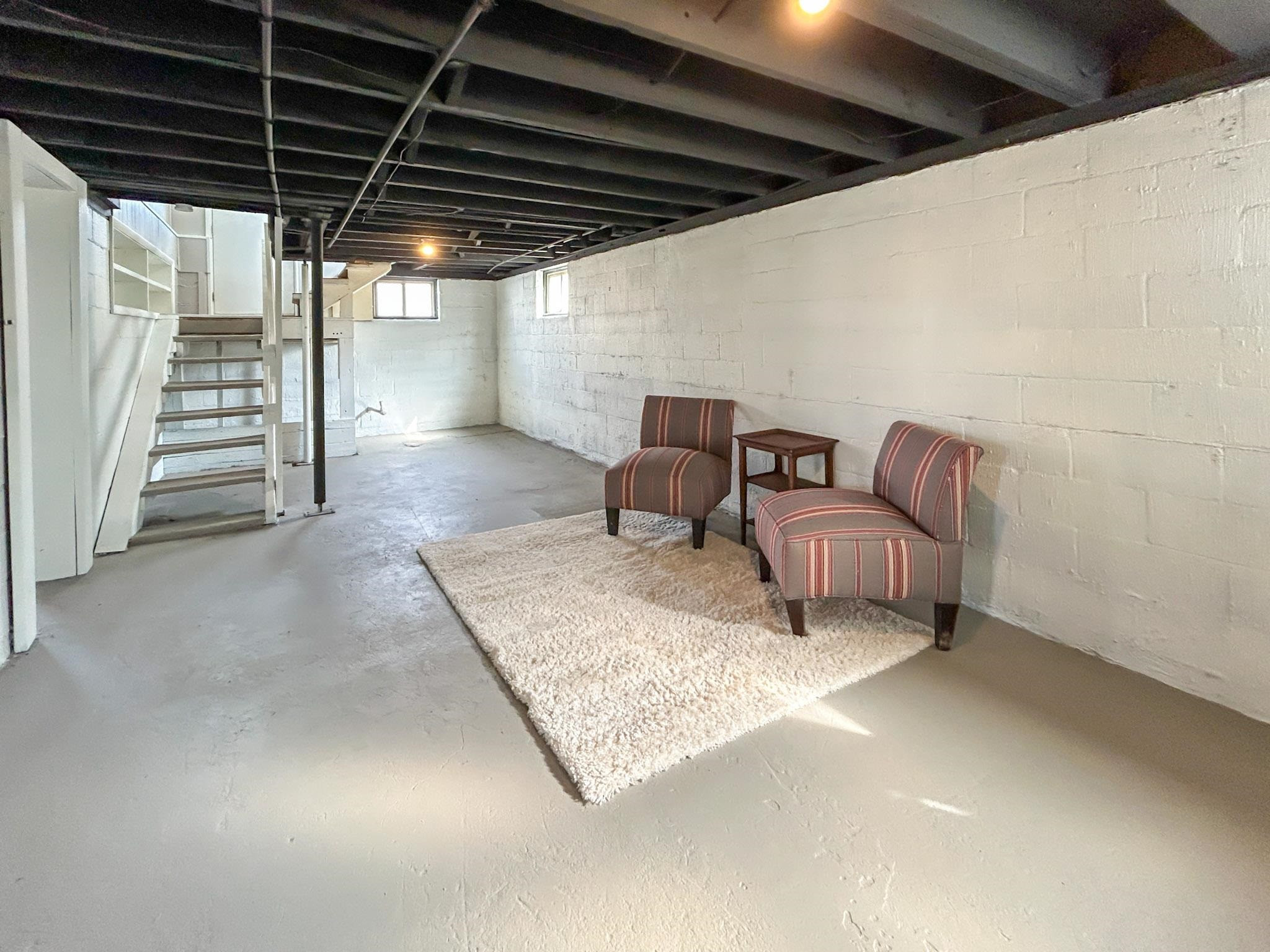 2399 E Parkwood Avenue, Burton, MI 48529 — Photo 24