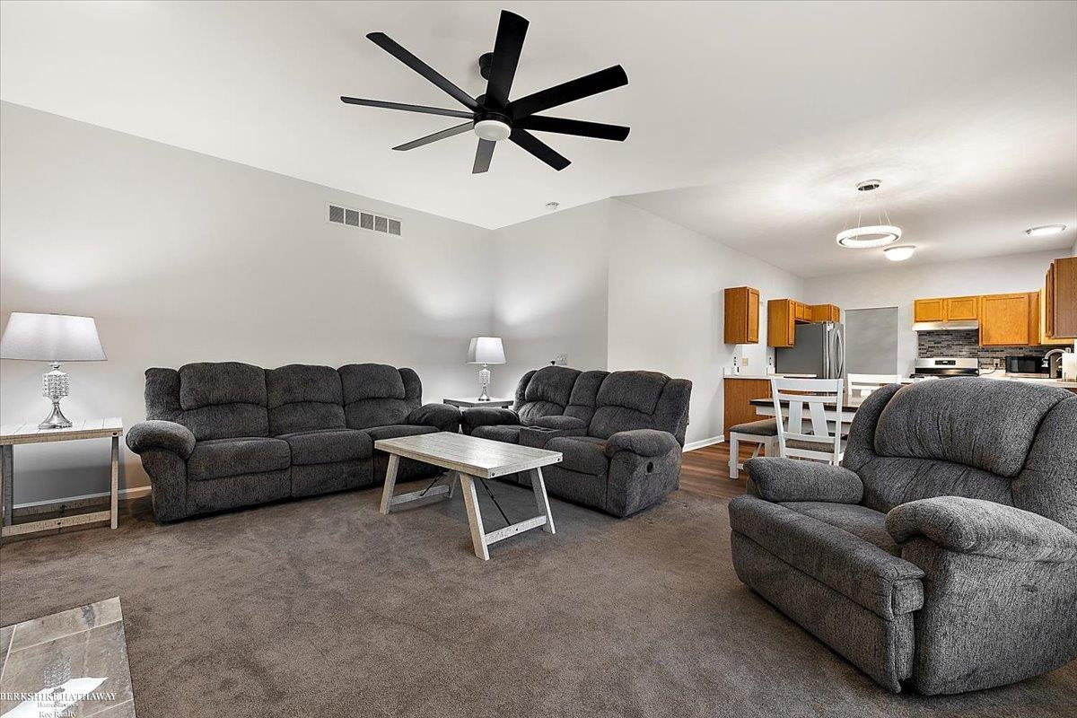 9105 Timbercrest Lane, Whitmore Lake, MI 48189 — Photo 3