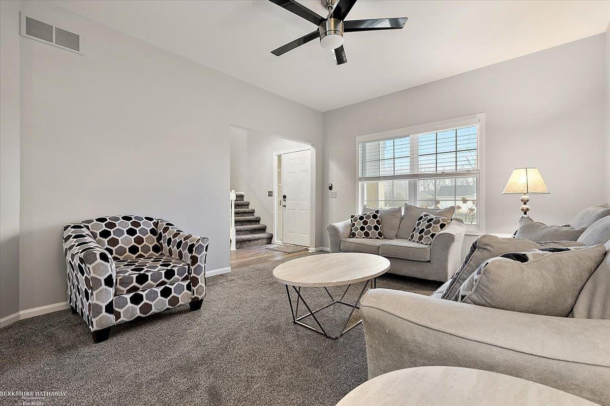 9105 Timbercrest Lane, Whitmore Lake, MI 48189 — Photo 5