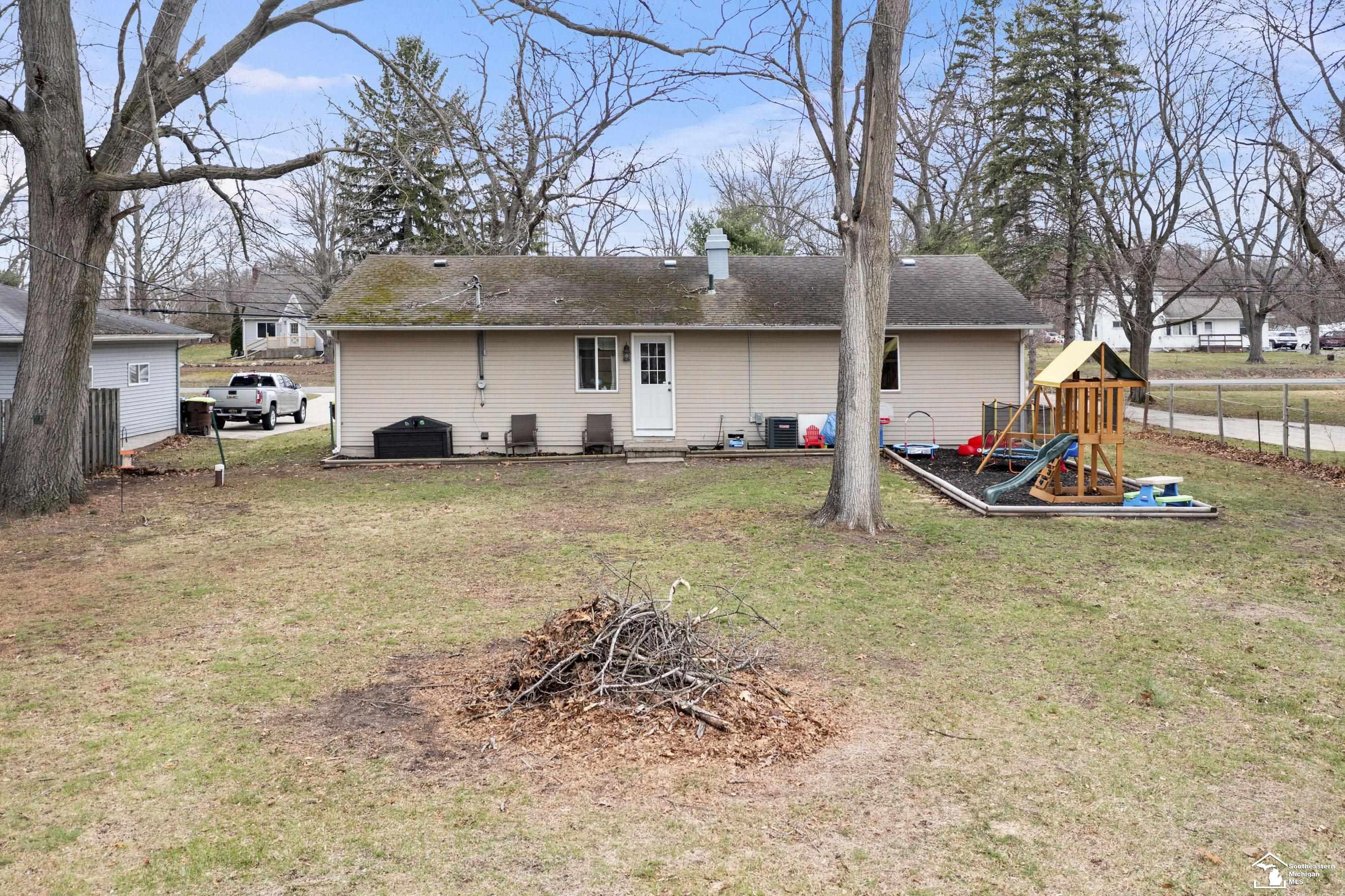 2165 Occidental Highway, Adrian, MI 49221 — Photo 2