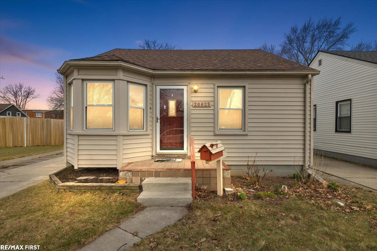 20625 Avalon Street, Saint Clair Shores, MI 48080 — Photo 2