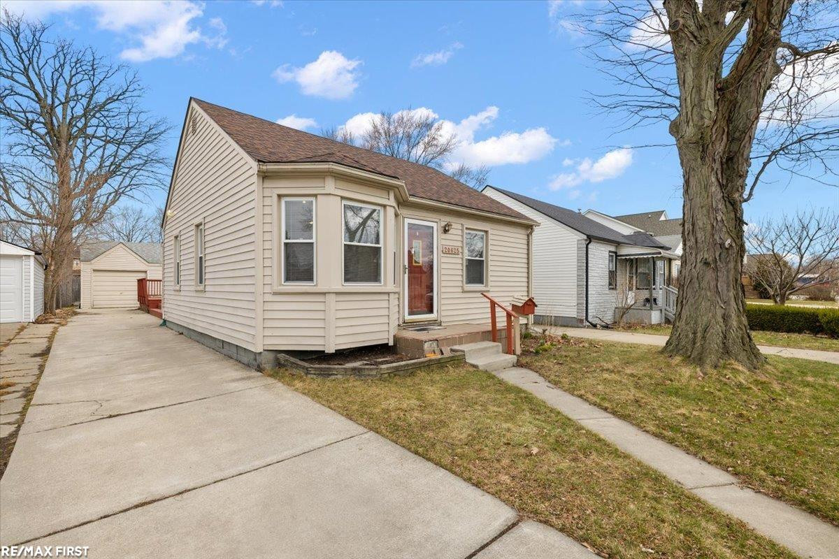 20625 Avalon Street, Saint Clair Shores, MI 48080 — Photo 4