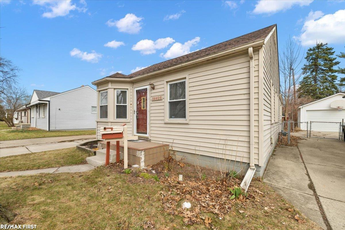 20625 Avalon Street, Saint Clair Shores, MI 48080 — Photo 5