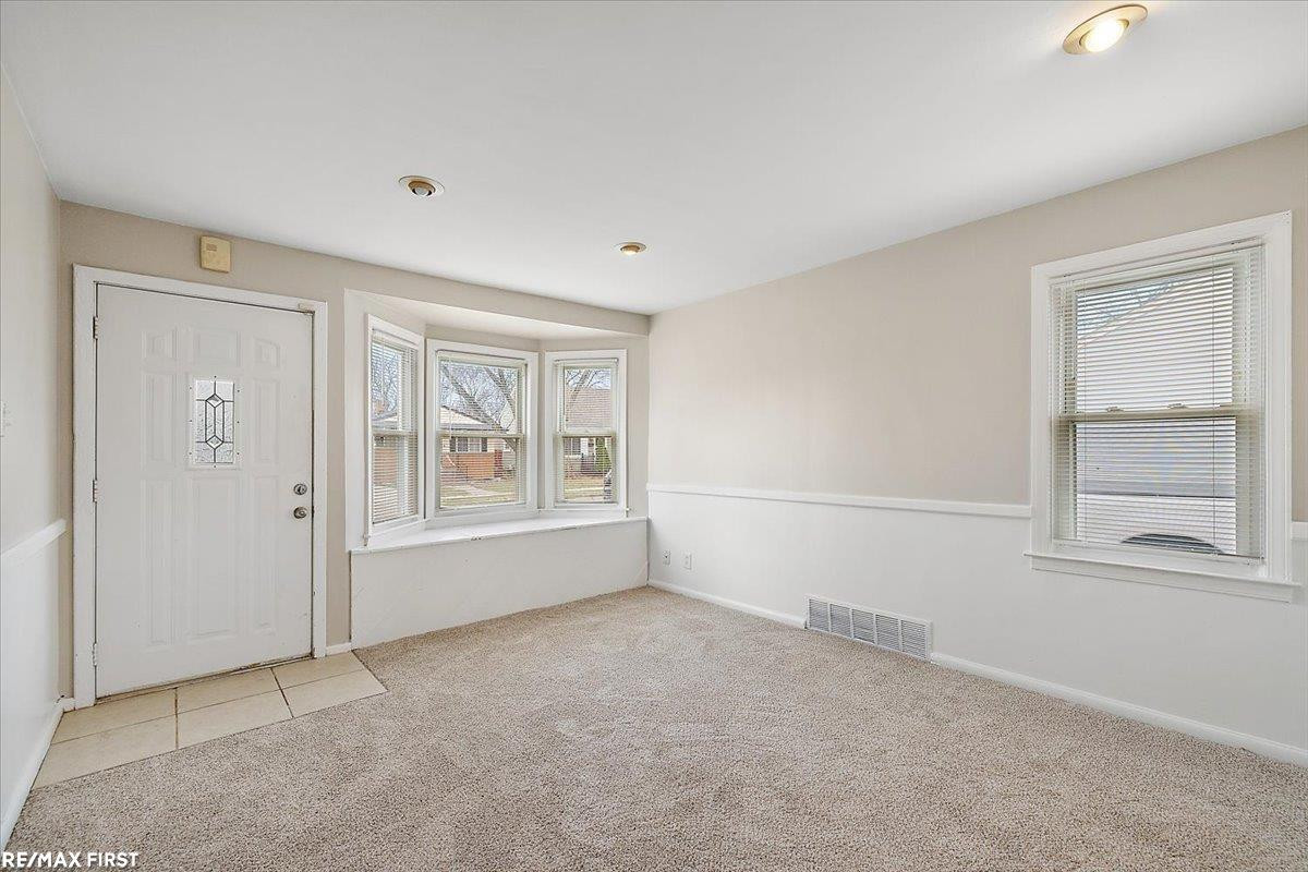 20625 Avalon Street, Saint Clair Shores, MI 48080 — Photo 9