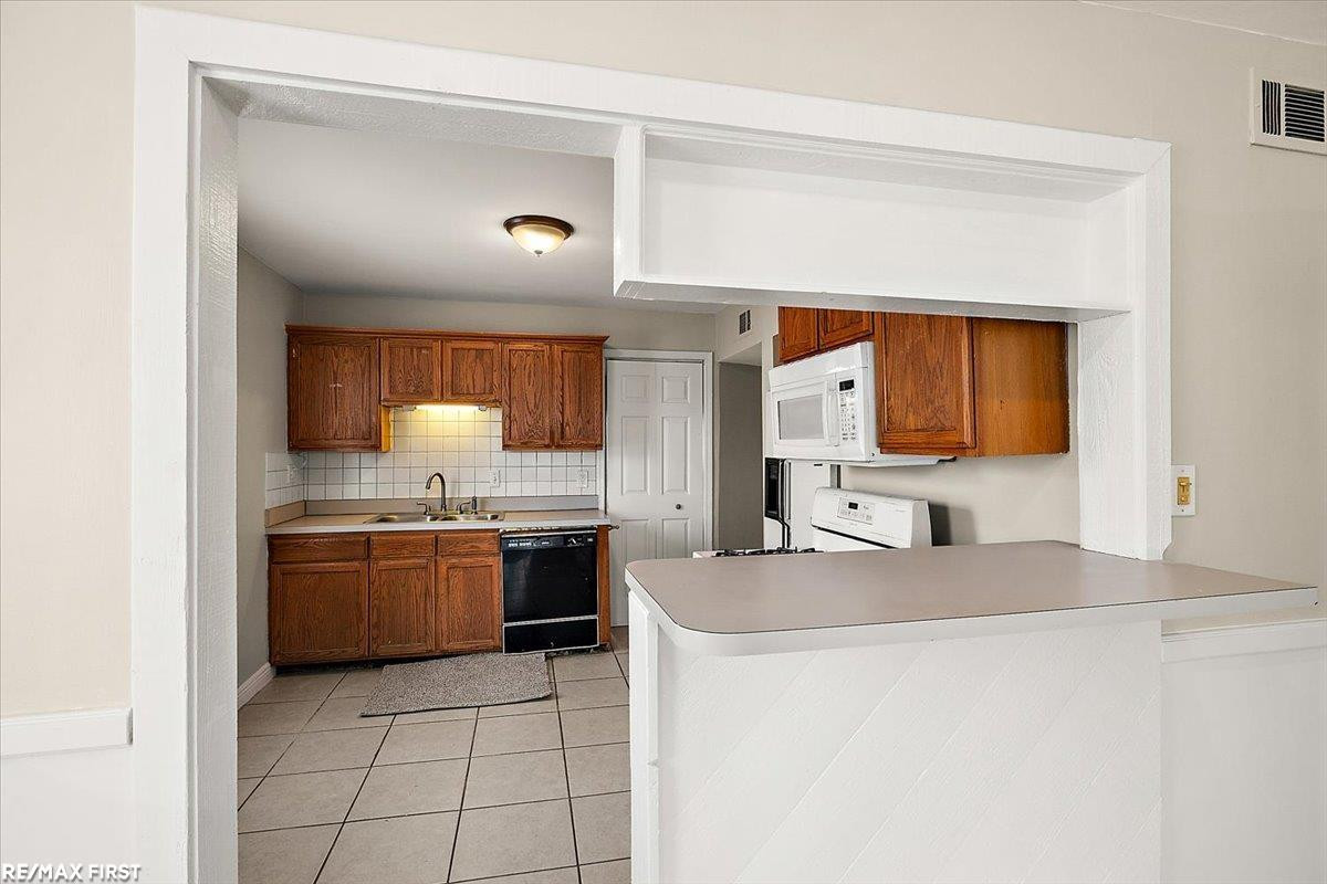 20625 Avalon Street, Saint Clair Shores, MI 48080 — Photo 18
