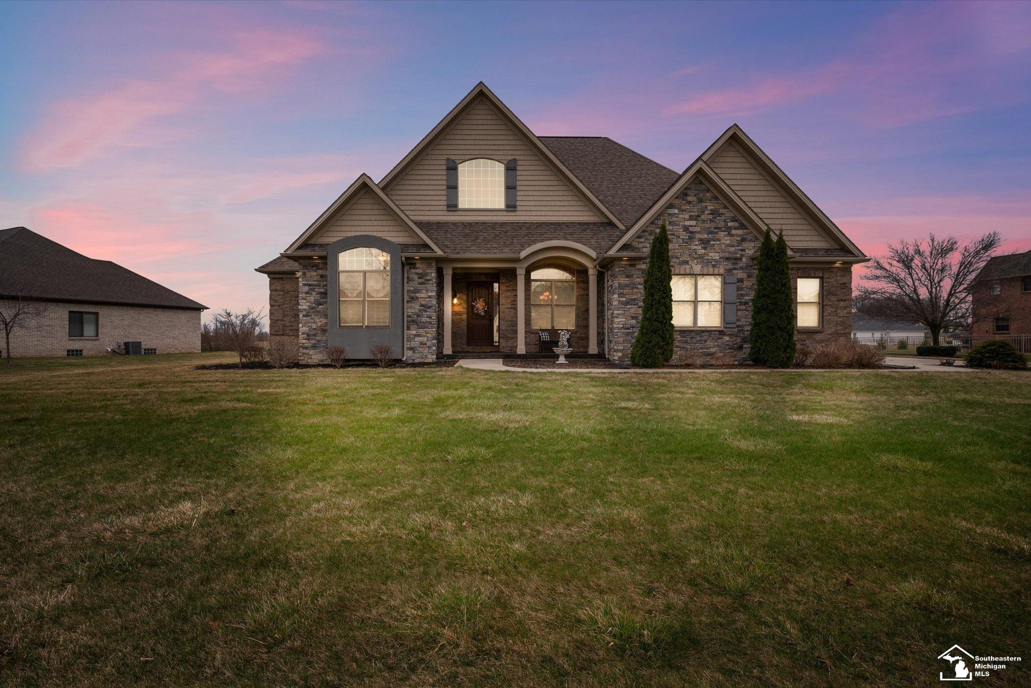 997 Saint James Park Avenue, Monroe, MI 48161 — front exterior