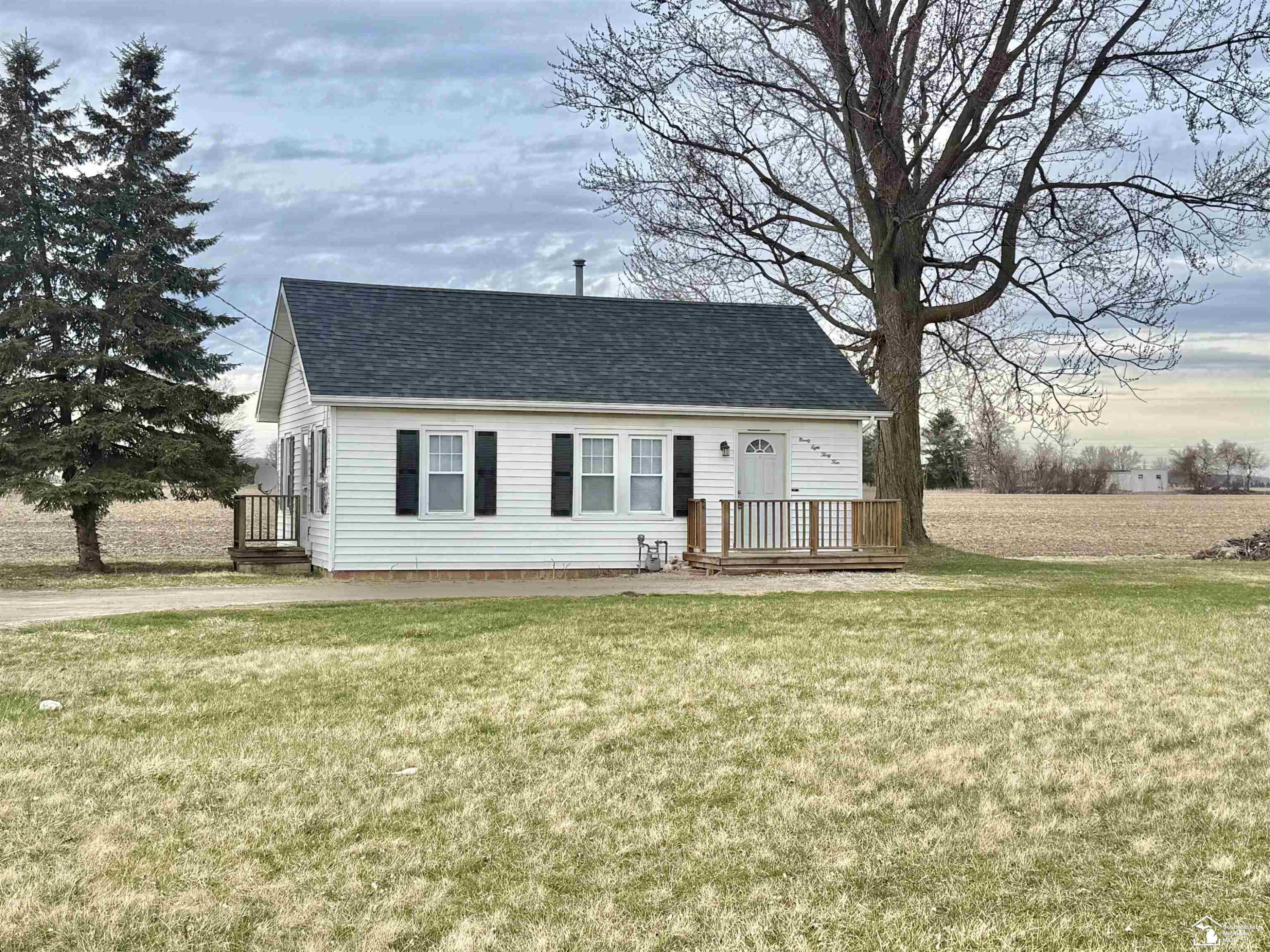 9834 Streeter Drive, Erie, MI — front exterior