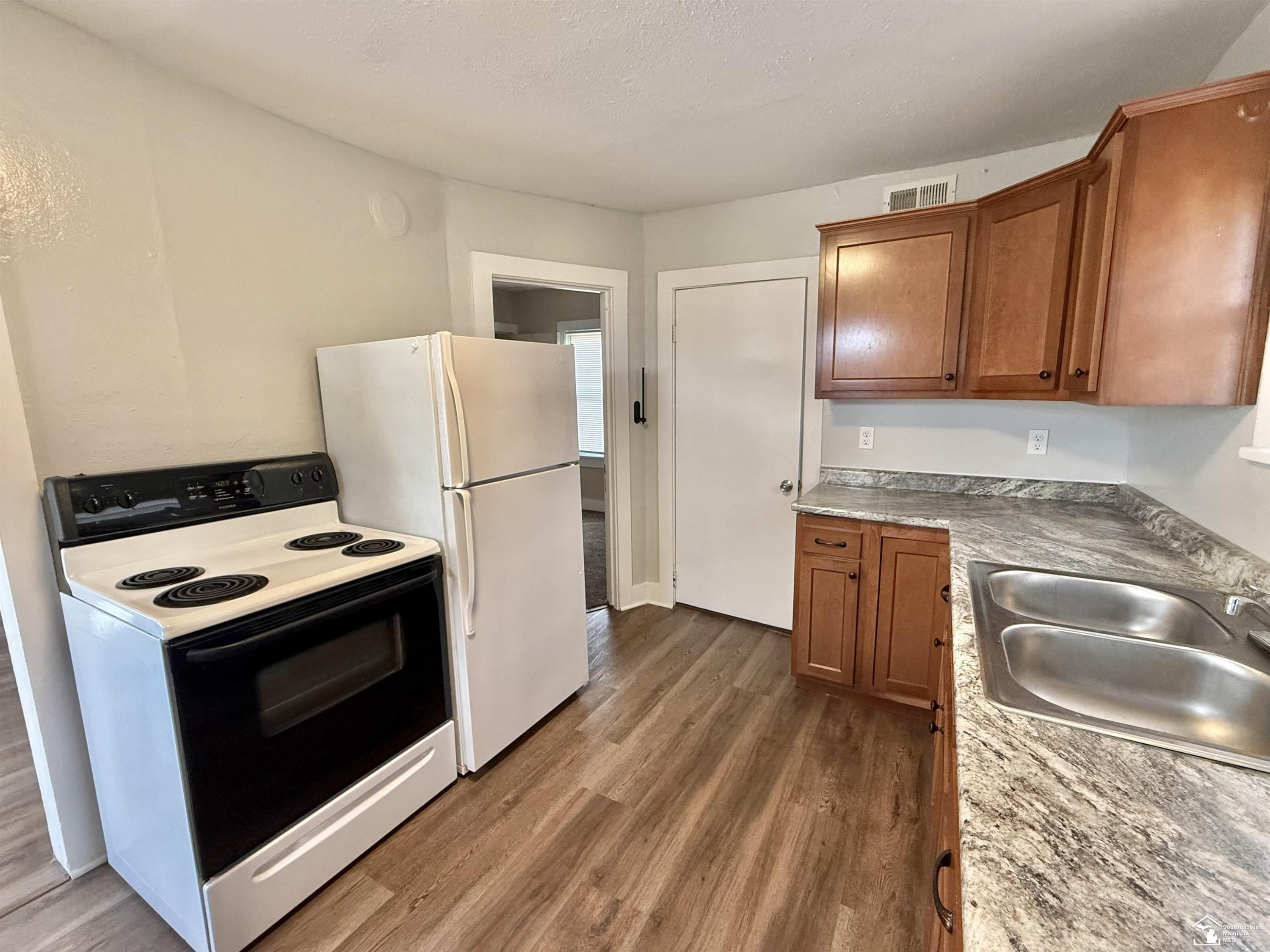 9834 Streeter Drive, Erie, MI — Photo 3