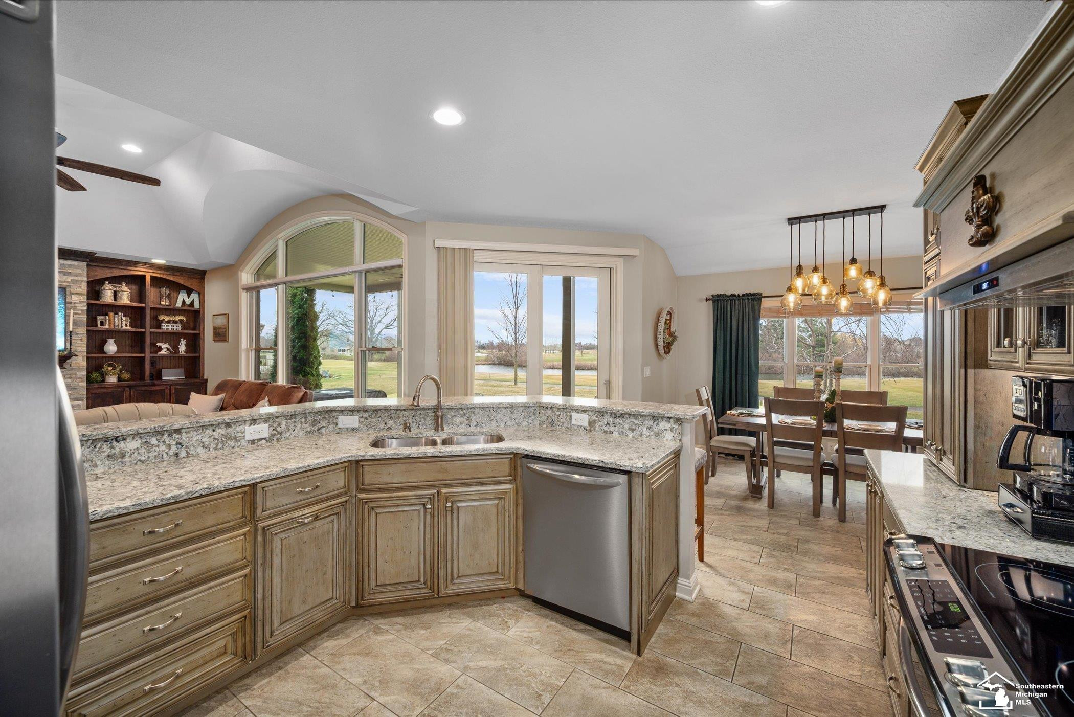 997 Saint James Park Avenue, Monroe, MI 48161 — Photo 20