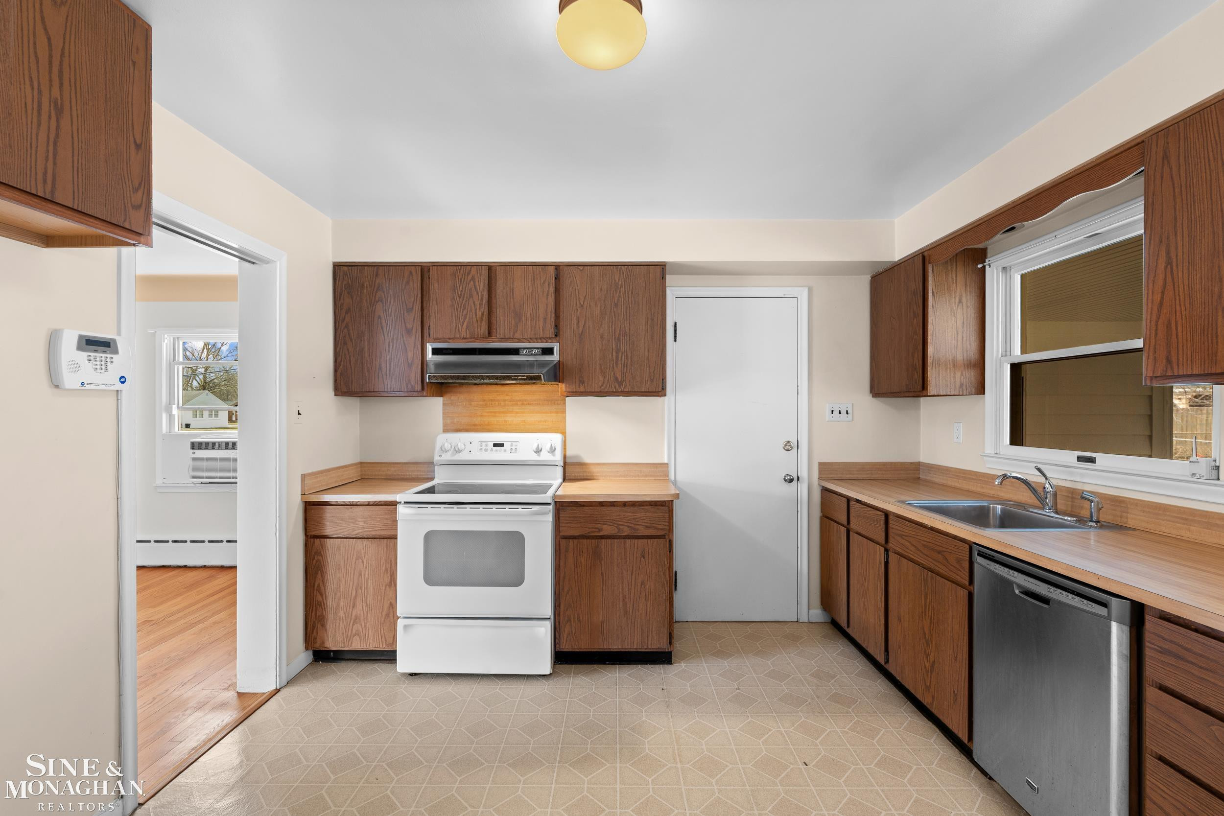 16240 Amherst Avenue, Beverly Hills, MI 48025 — Photo 13