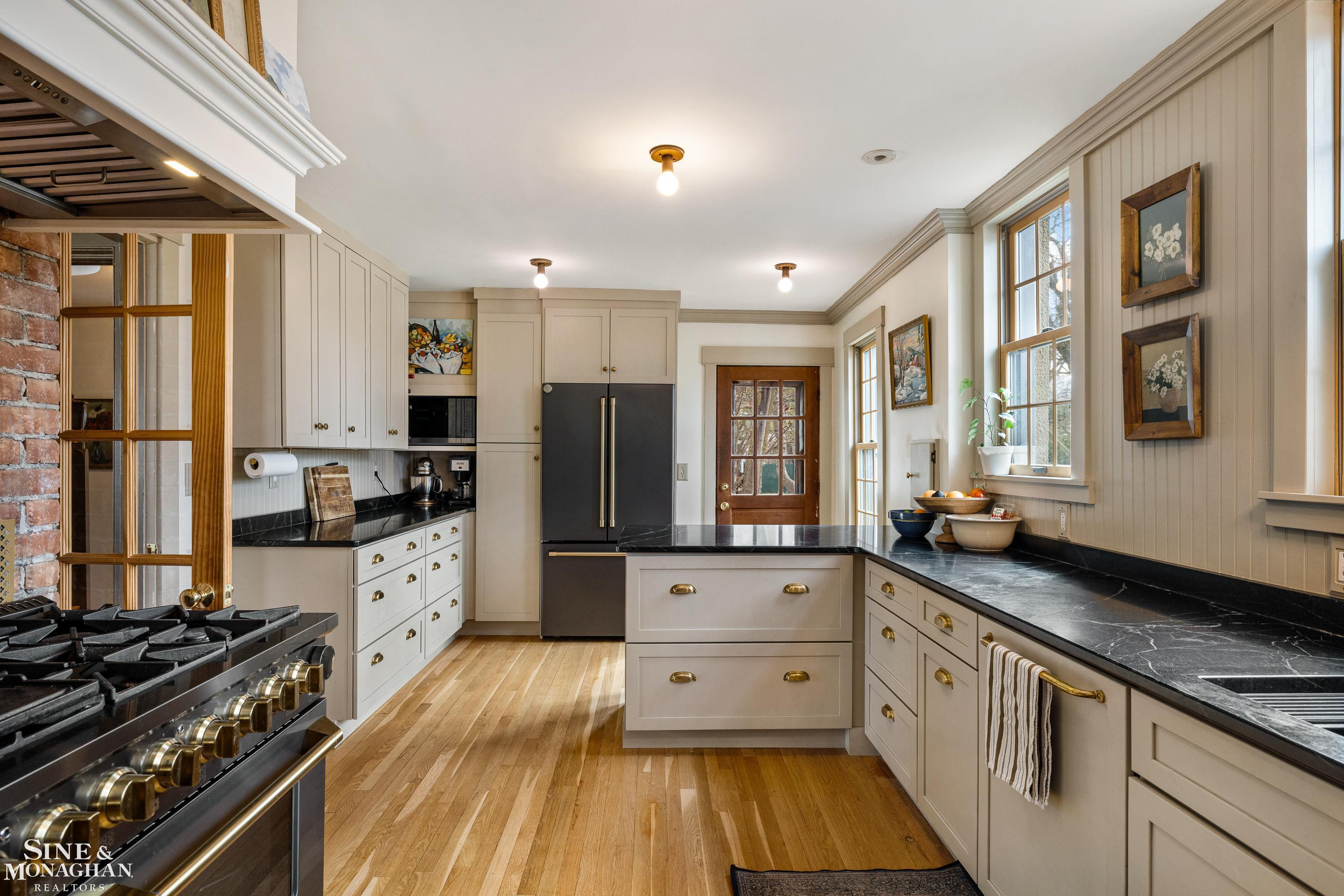 1041 Lochmoor Boulevard, Grosse Pointe Woods, MI 48236 — Photo 28