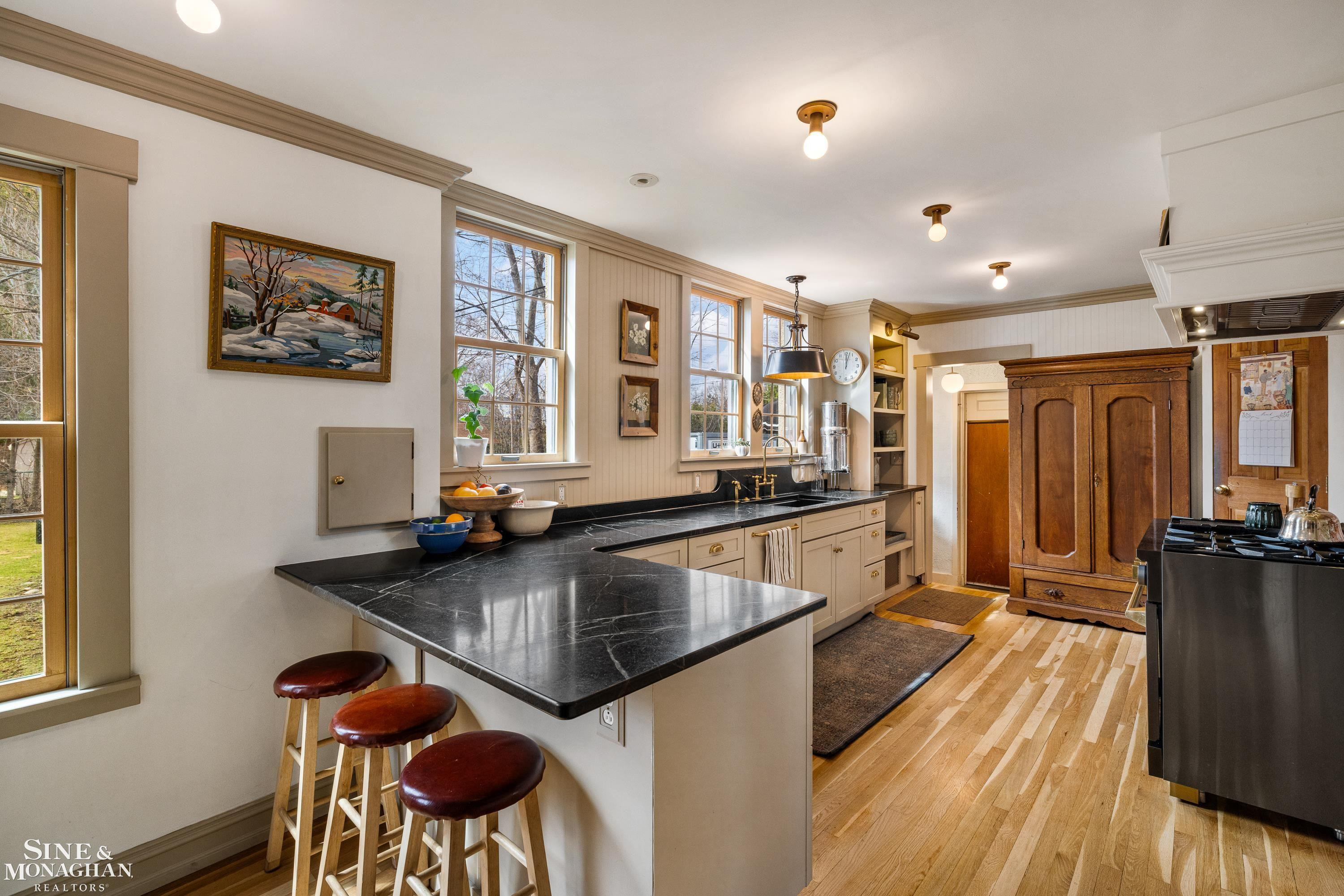 1041 Lochmoor Boulevard, Grosse Pointe Woods, MI 48236 — Photo 31