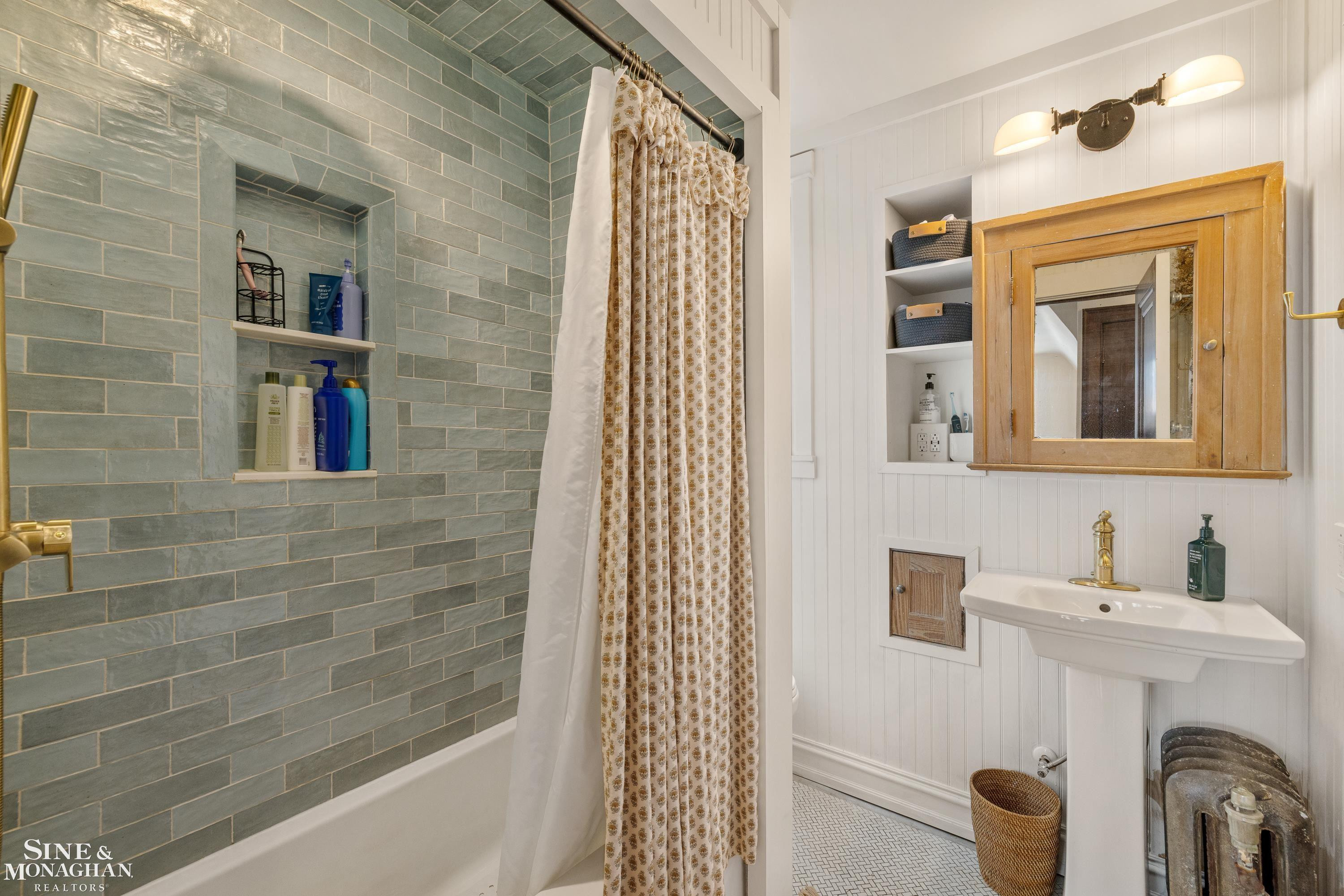 1041 Lochmoor Boulevard, Grosse Pointe Woods, MI 48236 — Photo 45