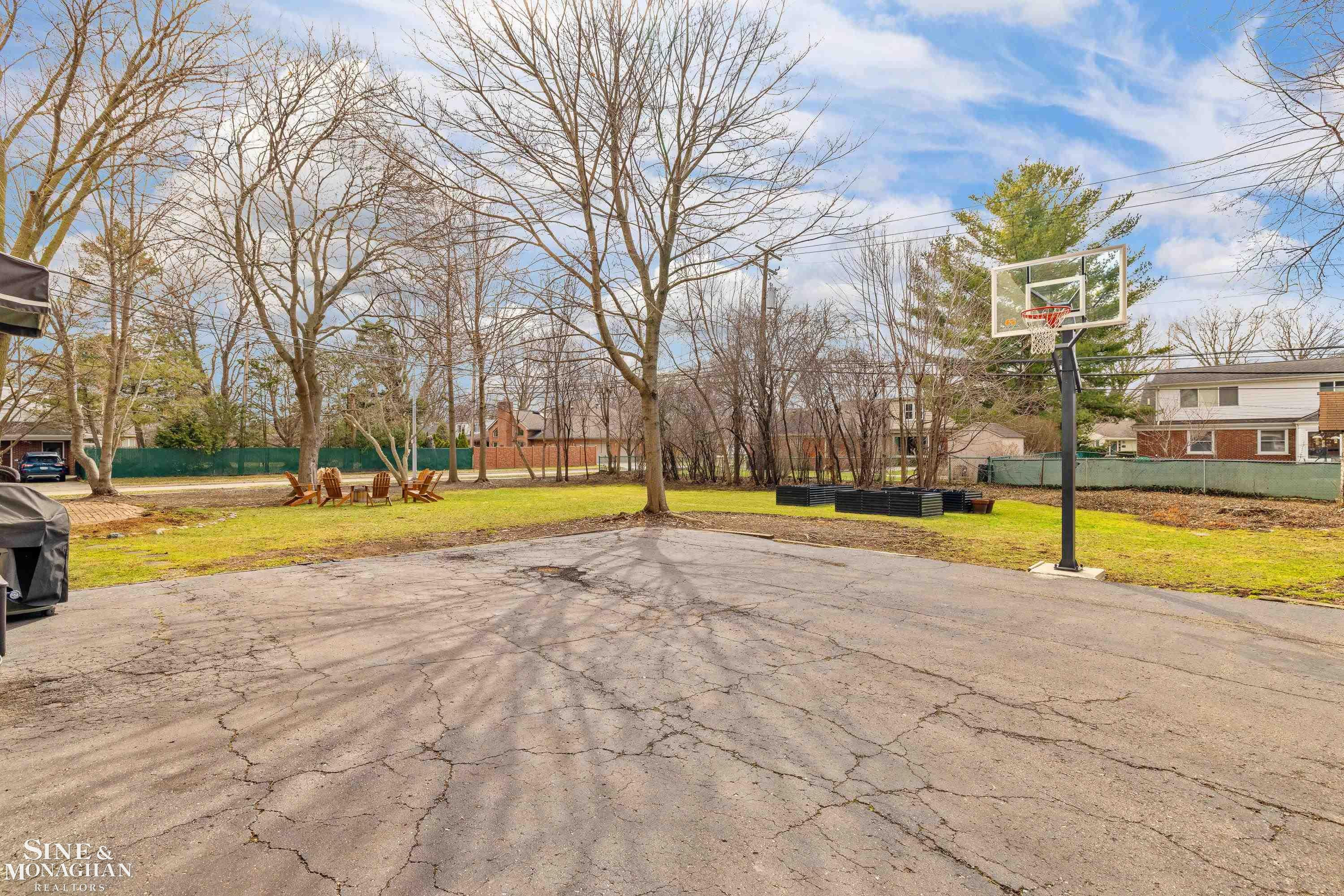 1041 Lochmoor Boulevard, Grosse Pointe Woods, MI 48236 — Photo 65
