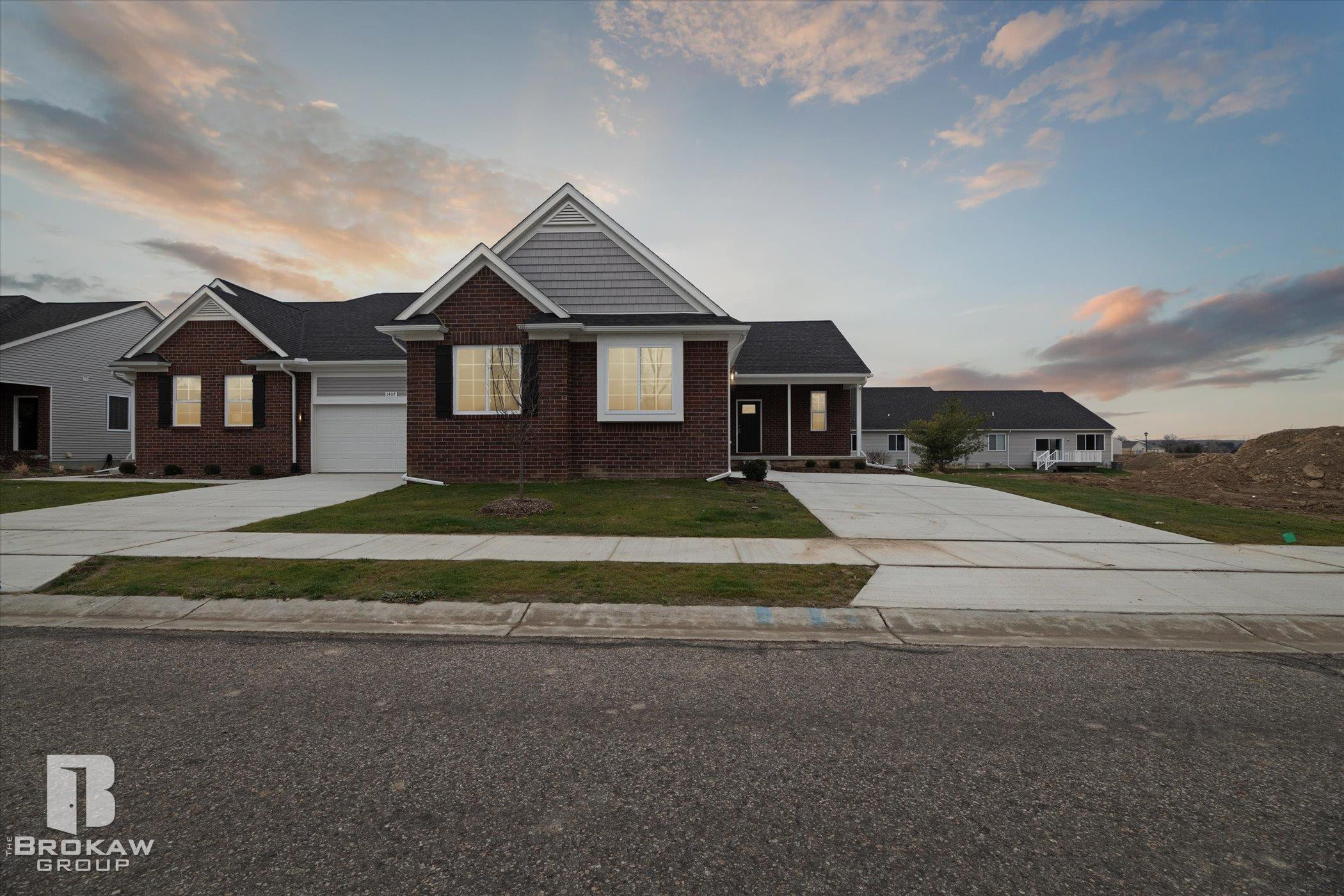 1437 Luxington Drive, Lapeer, MI 48446