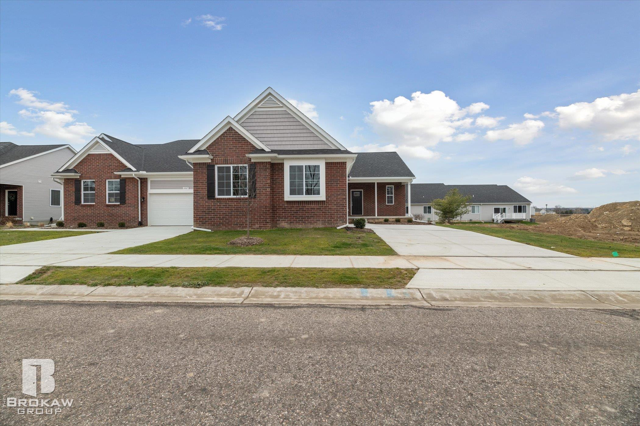 1437 Luxington Drive, Lapeer, MI 48446 — Photo 2