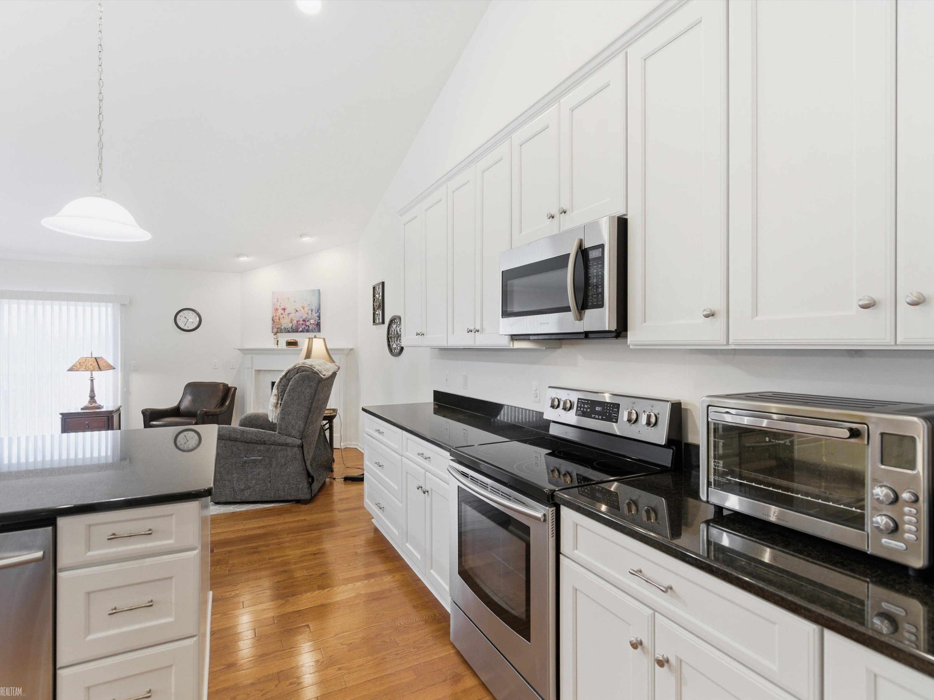 375 Devonshire Drive, Lapeer, MI 48446 — Photo 15