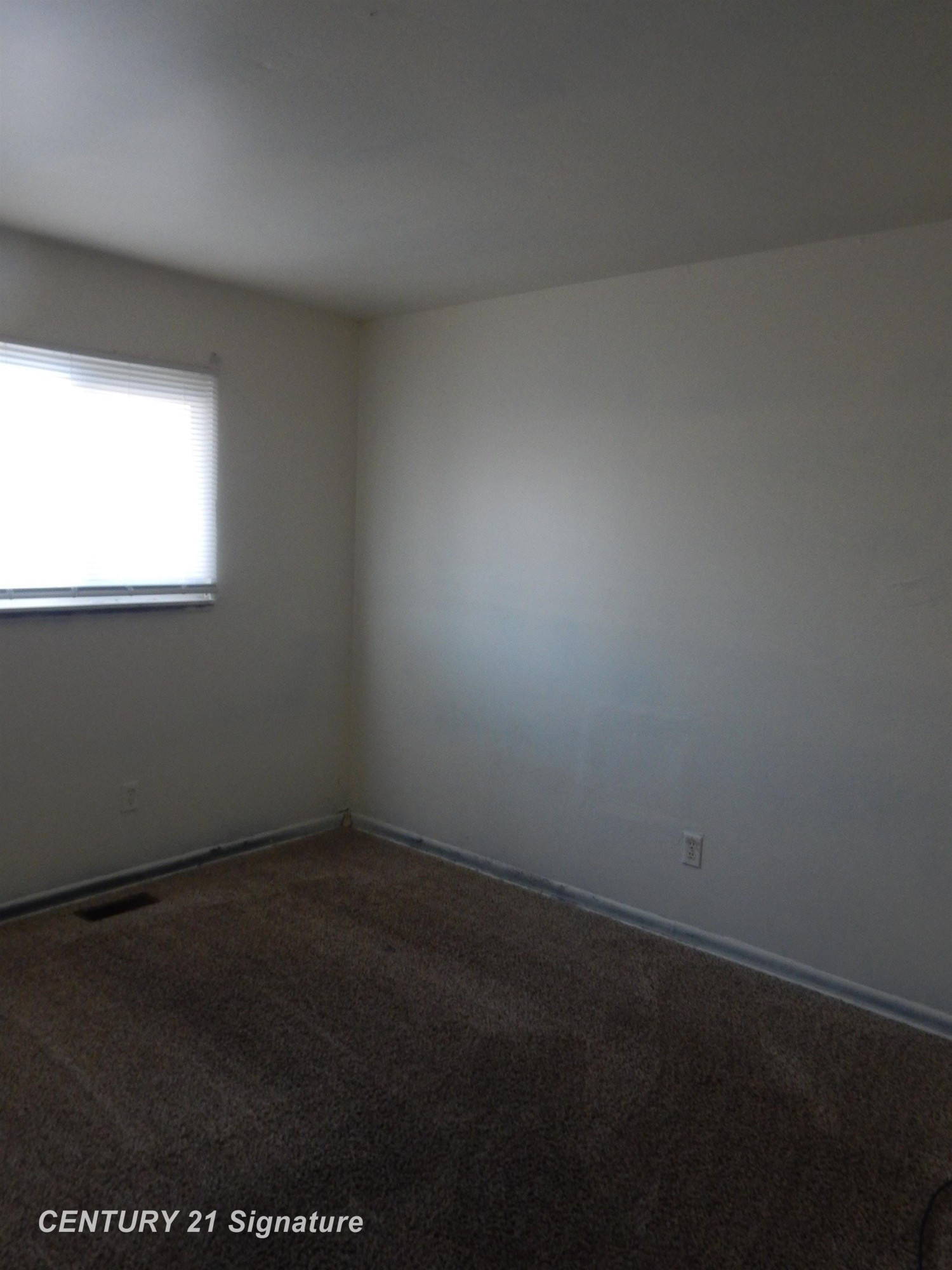 5444 Mendel Berger Drive, Flint, MI 48505 — Photo 12