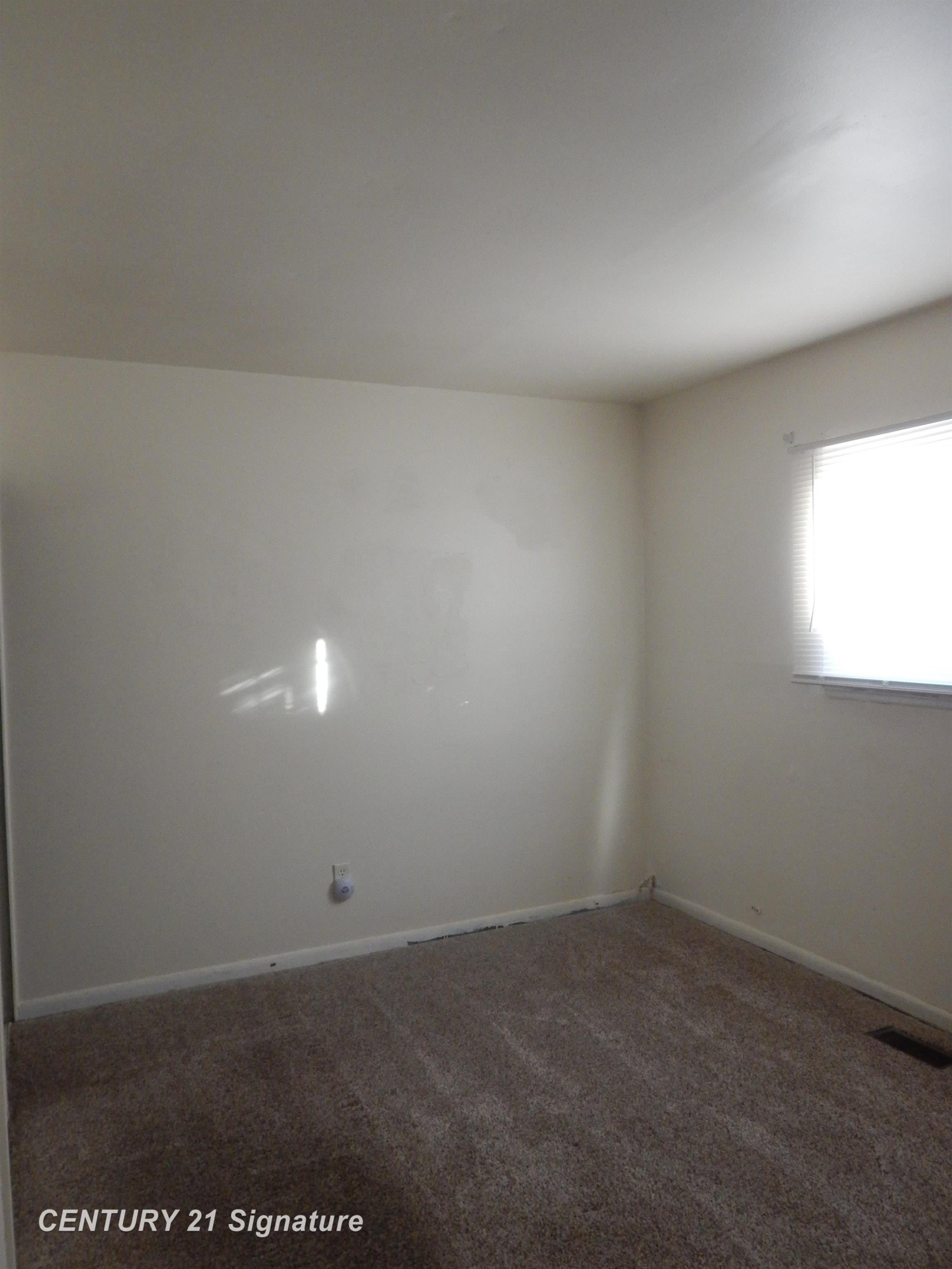 5444 Mendel Berger Drive, Flint, MI 48505 — Photo 13