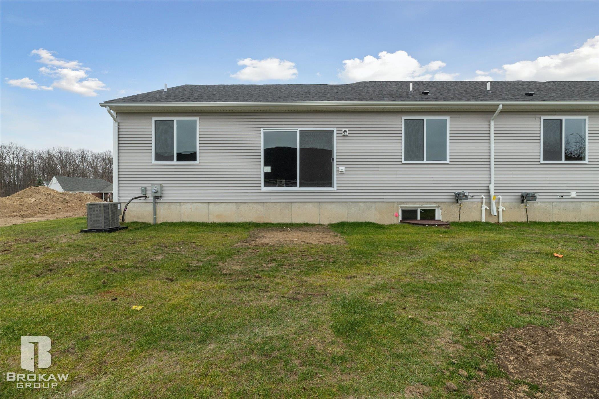 1437 Luxington Drive, Lapeer, MI 48446 — Photo 38