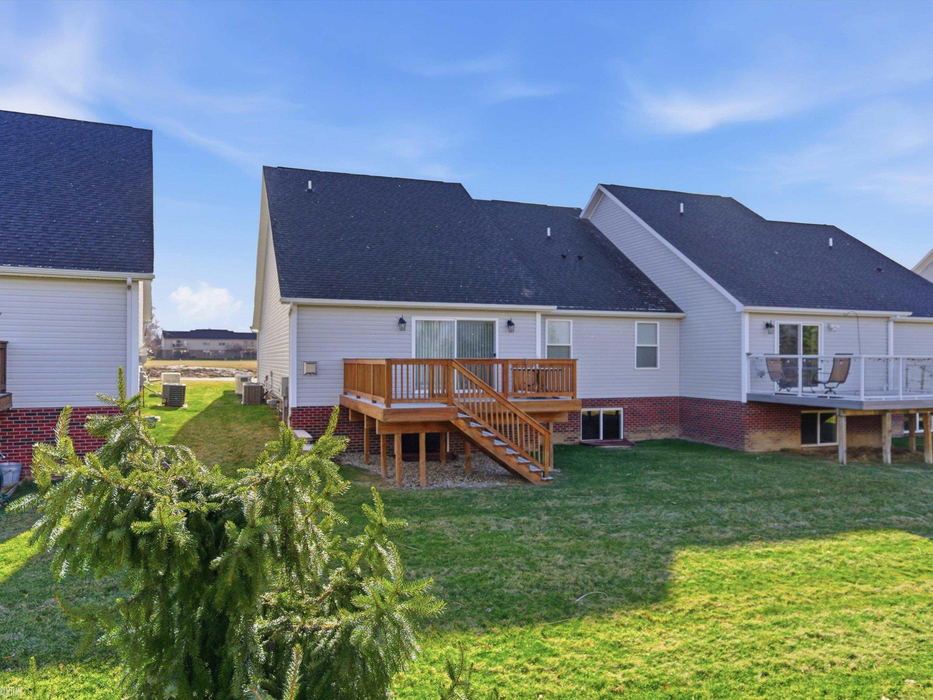 375 Devonshire Drive, Lapeer, MI 48446 — Photo 33