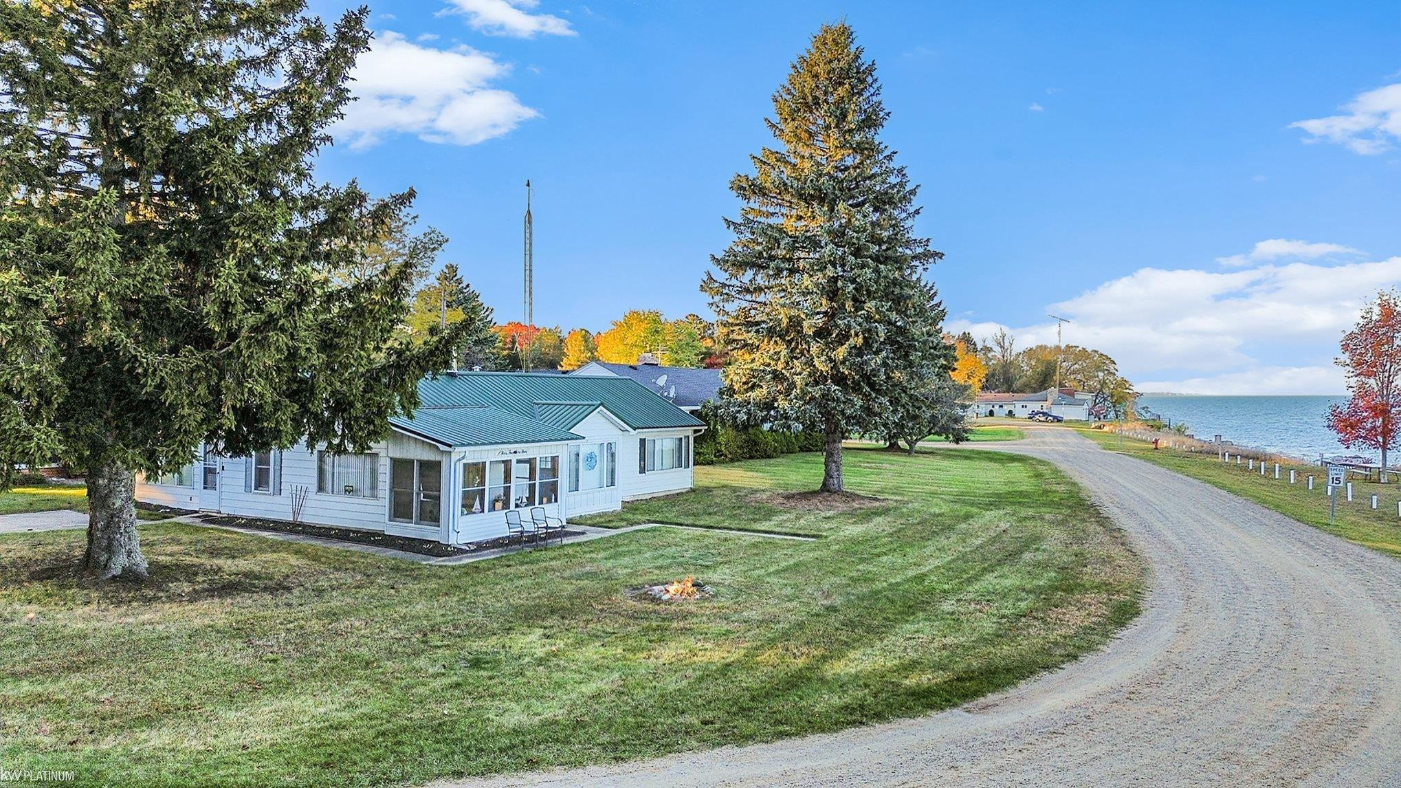 3453 Shoreview Drive, Deckerville, MI 48427 — Photo 2