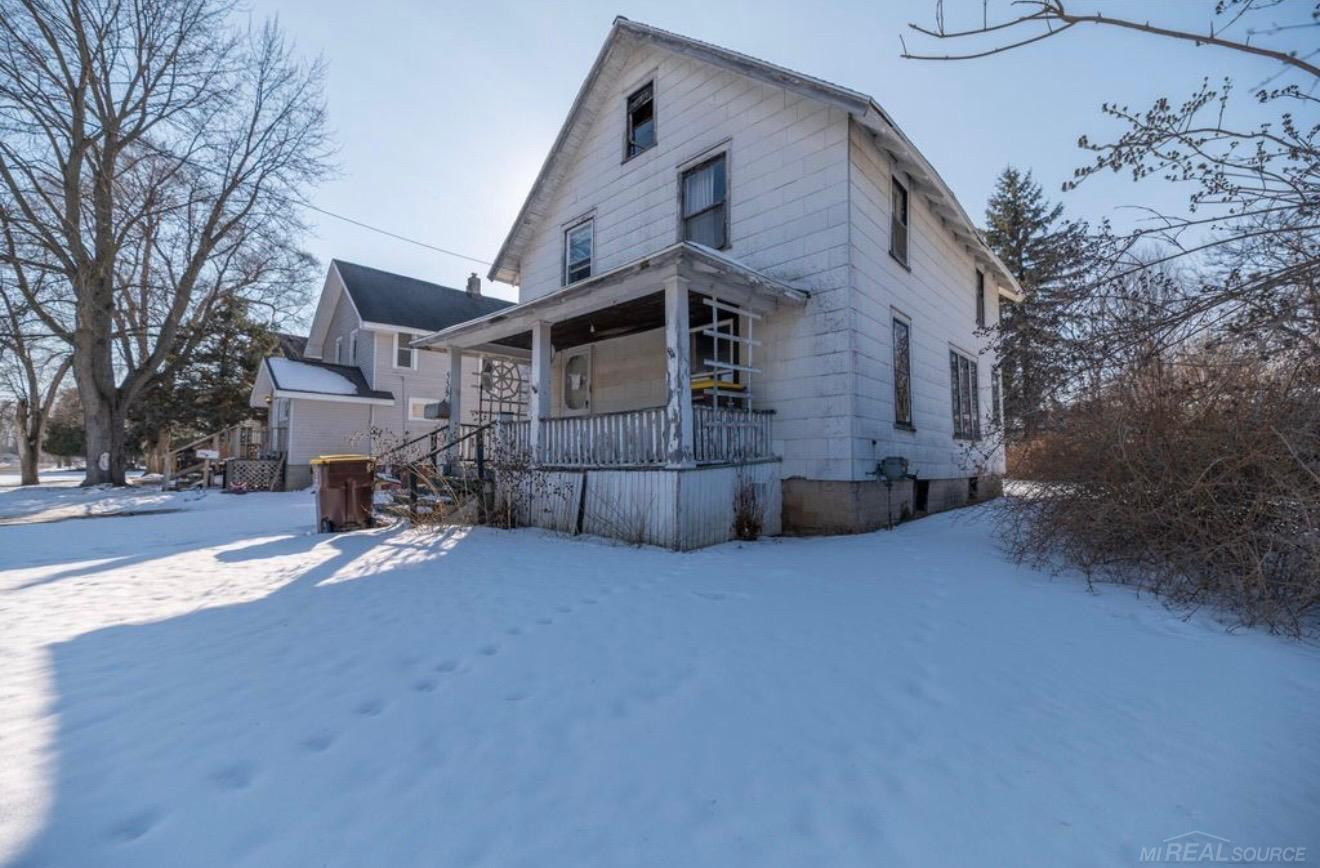535 Republic Avenue, Alma, MI 48801 — front exterior