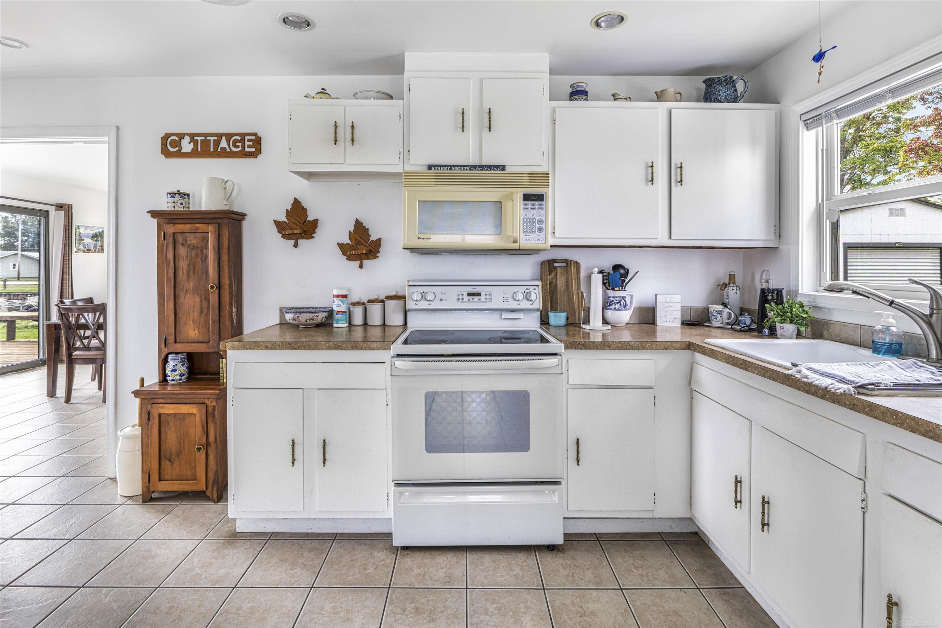 13508 W. Shore Drive Drive, Houghton Lake, MI 48629 — Photo 10