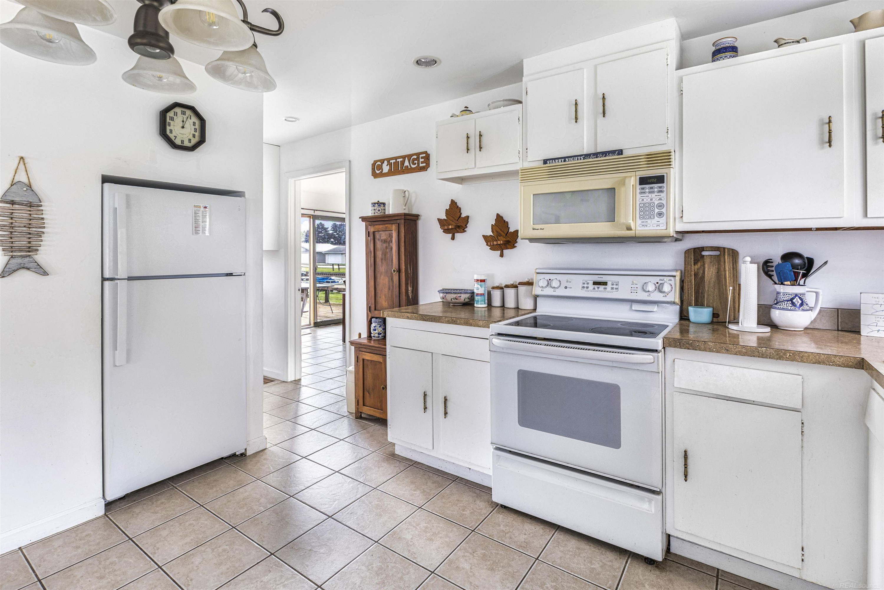 13508 W. Shore Drive Drive, Houghton Lake, MI 48629 — Photo 11