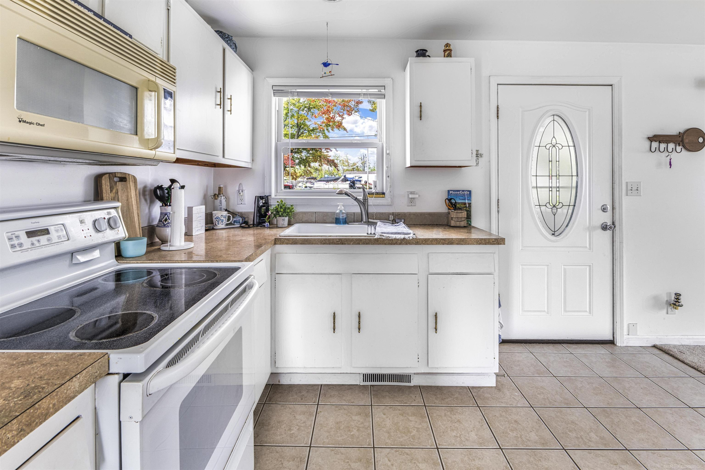 13508 W. Shore Drive Drive, Houghton Lake, MI 48629 — Photo 16