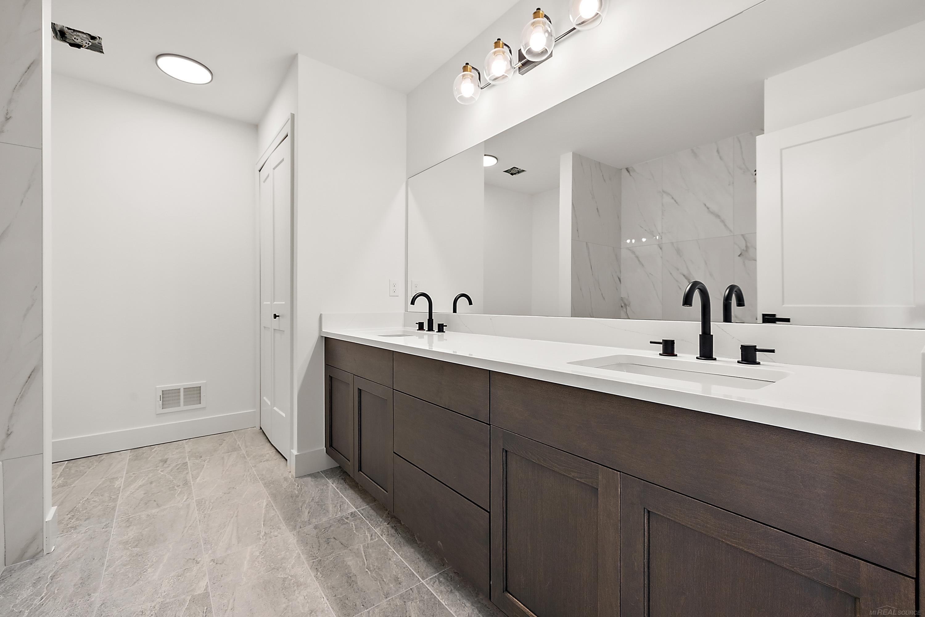 56703 Cortona Drive, Macomb, MI 48042 — Photo 37