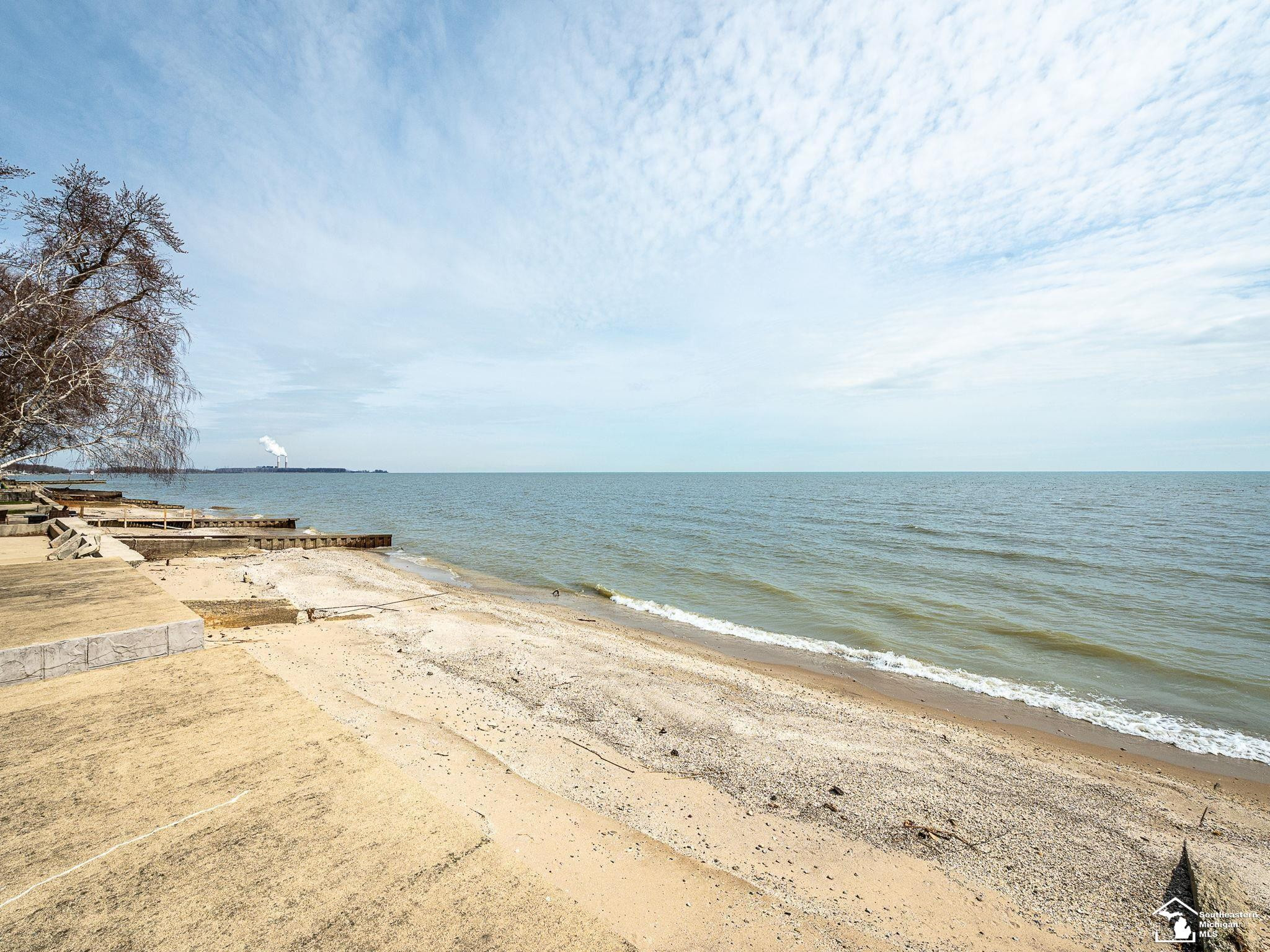 12710 N Lakeshore Drive, Monroe, MI — Photo 56